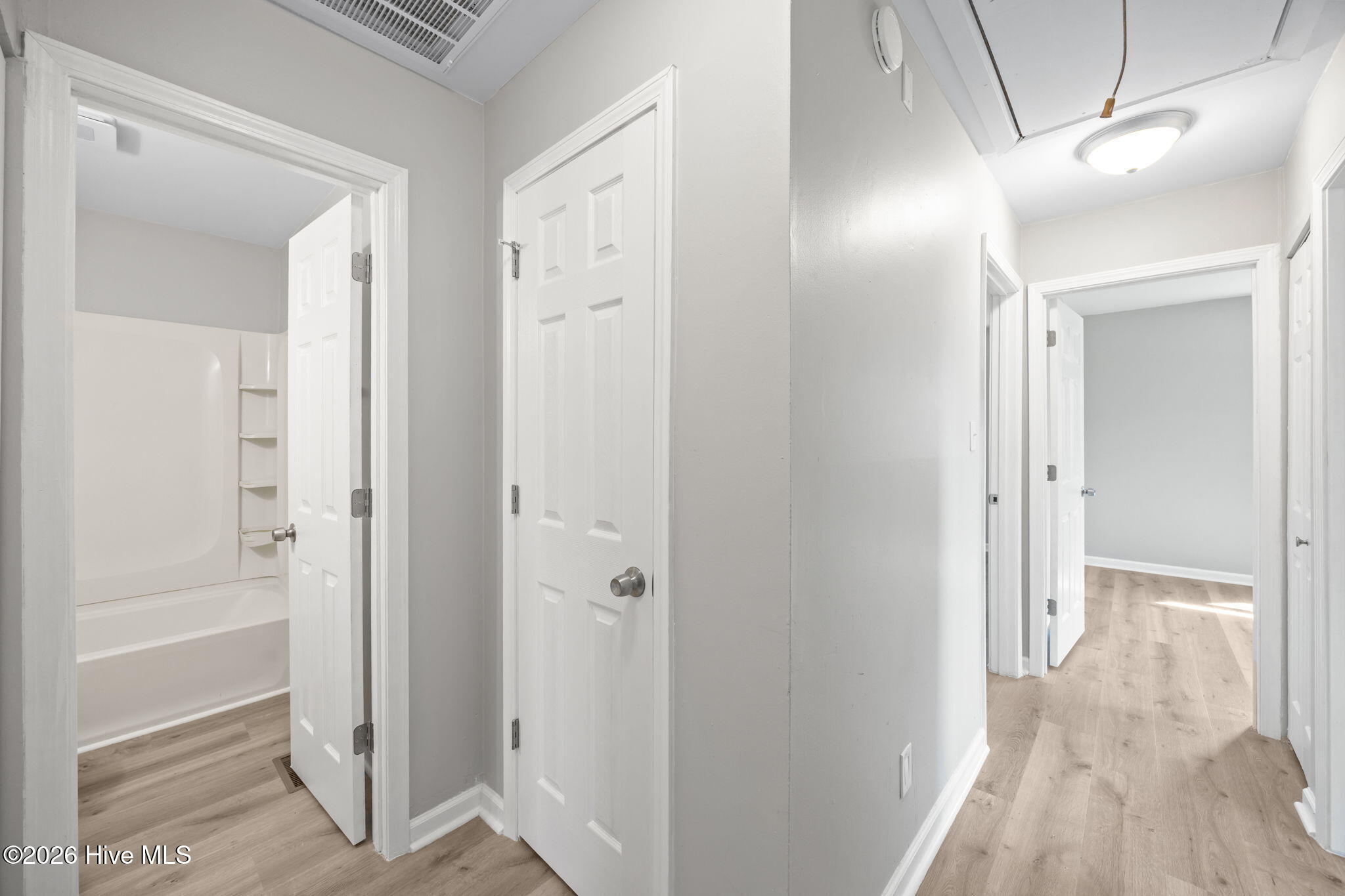 100566430 | Photo 27