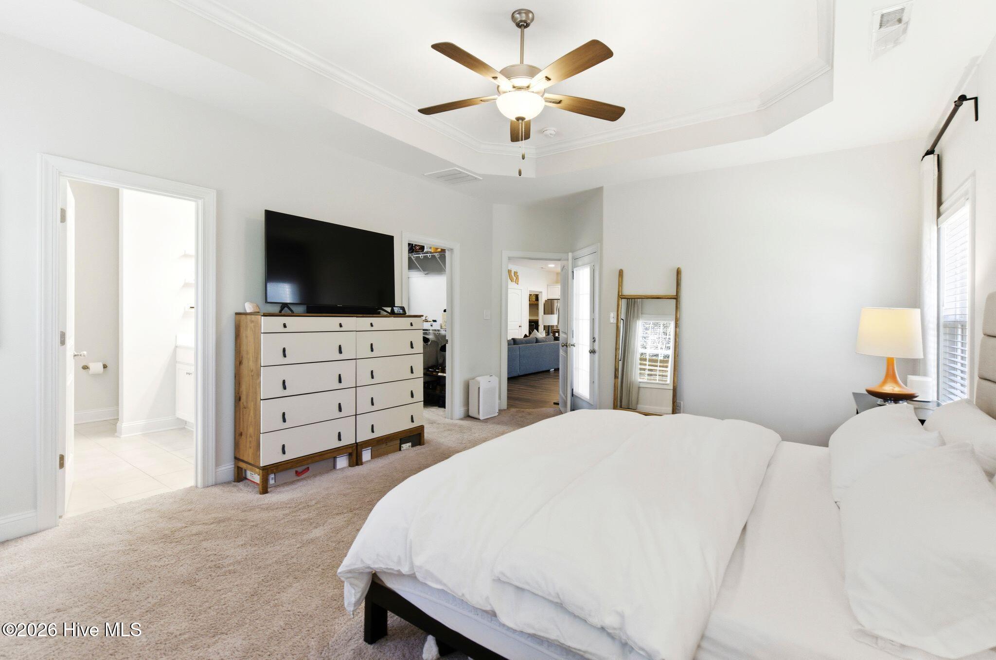 100563255 | Photo 24