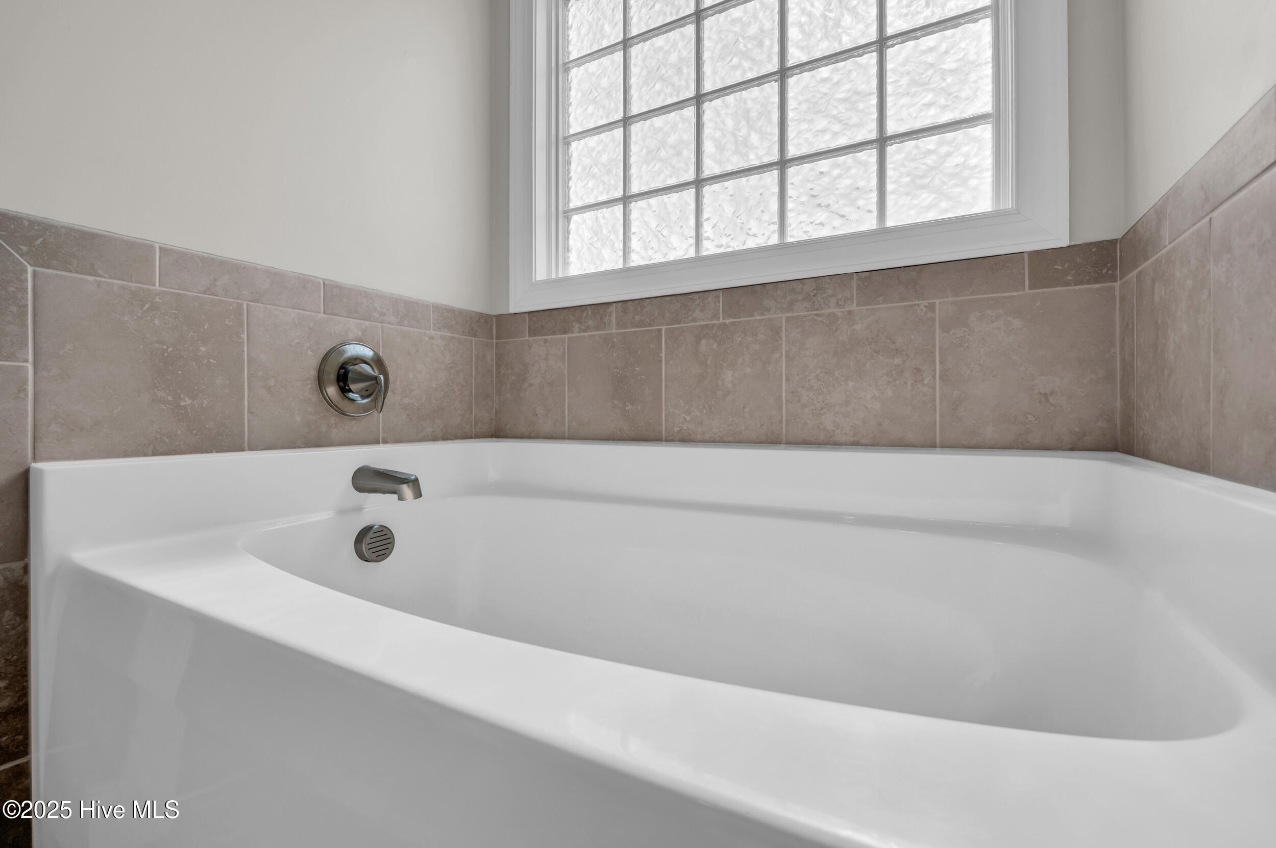 100522900 | Photo 24