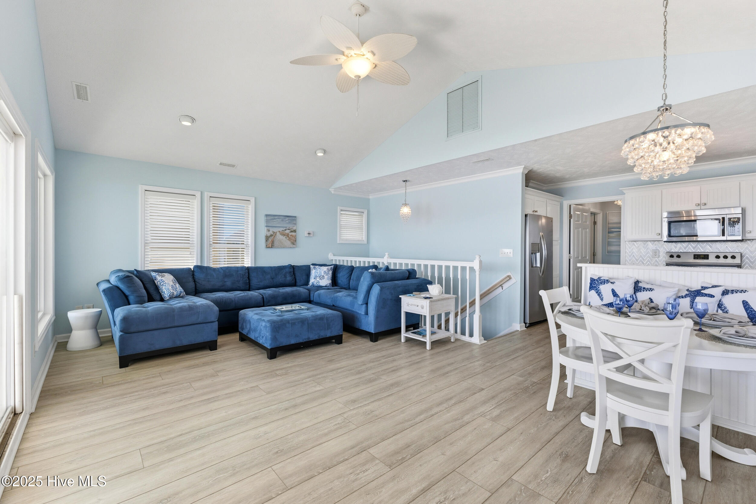 100535212 | Photo 12