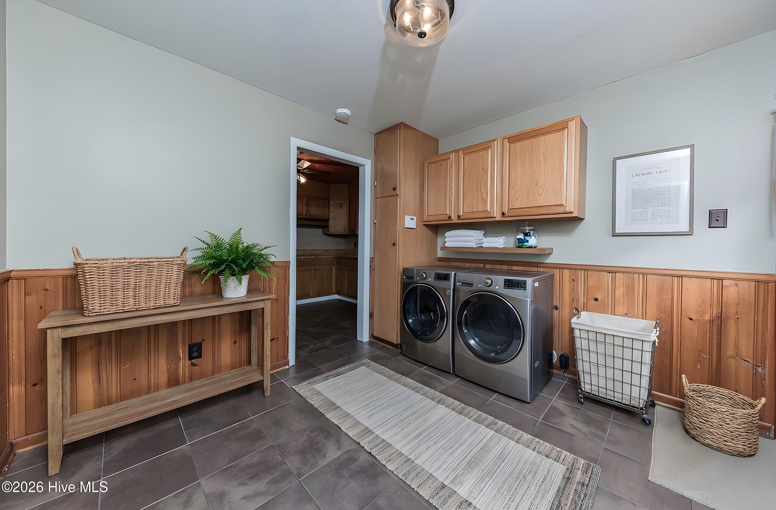 100563981 | Photo 21