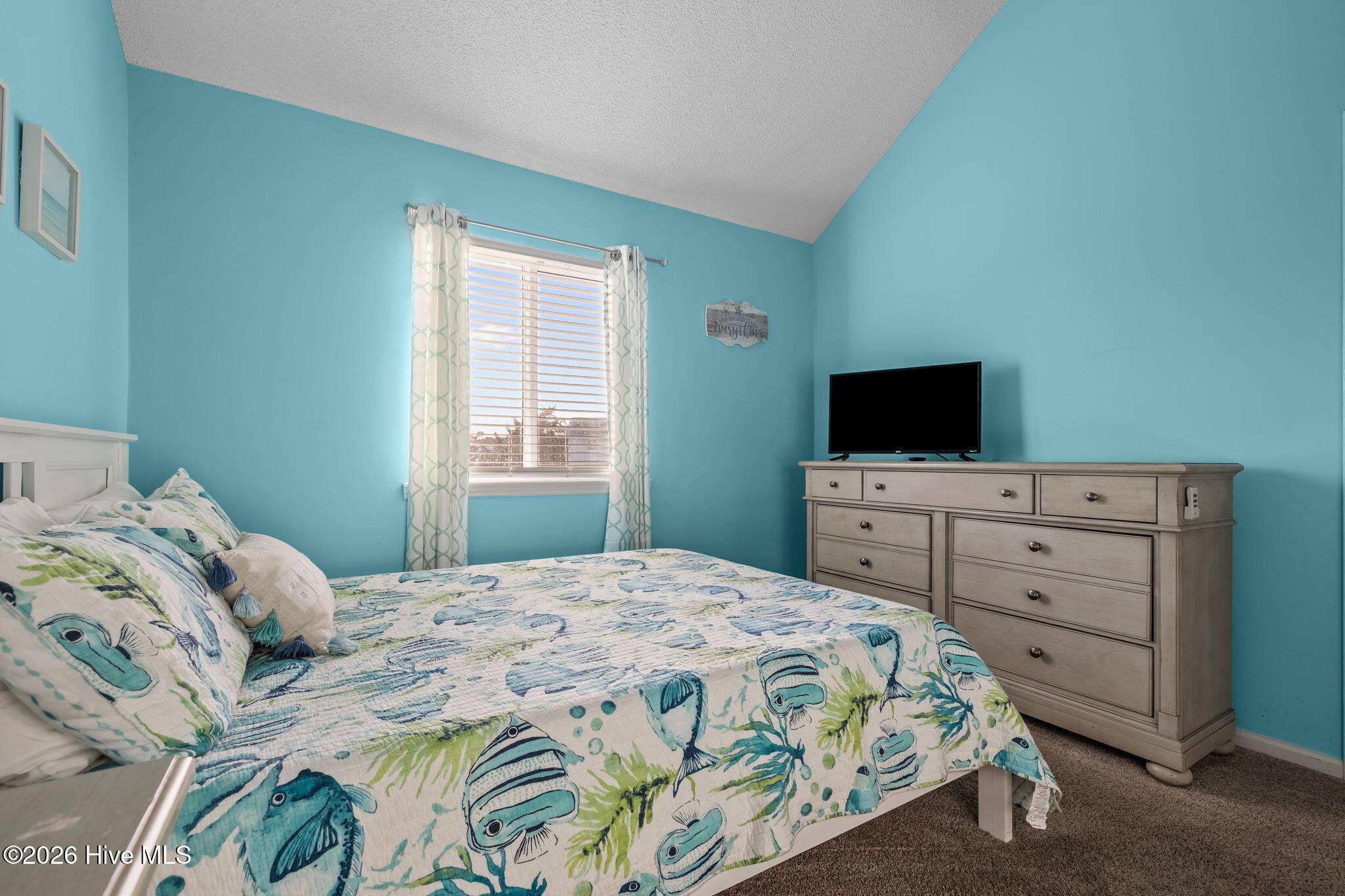 100550308 | Photo 12