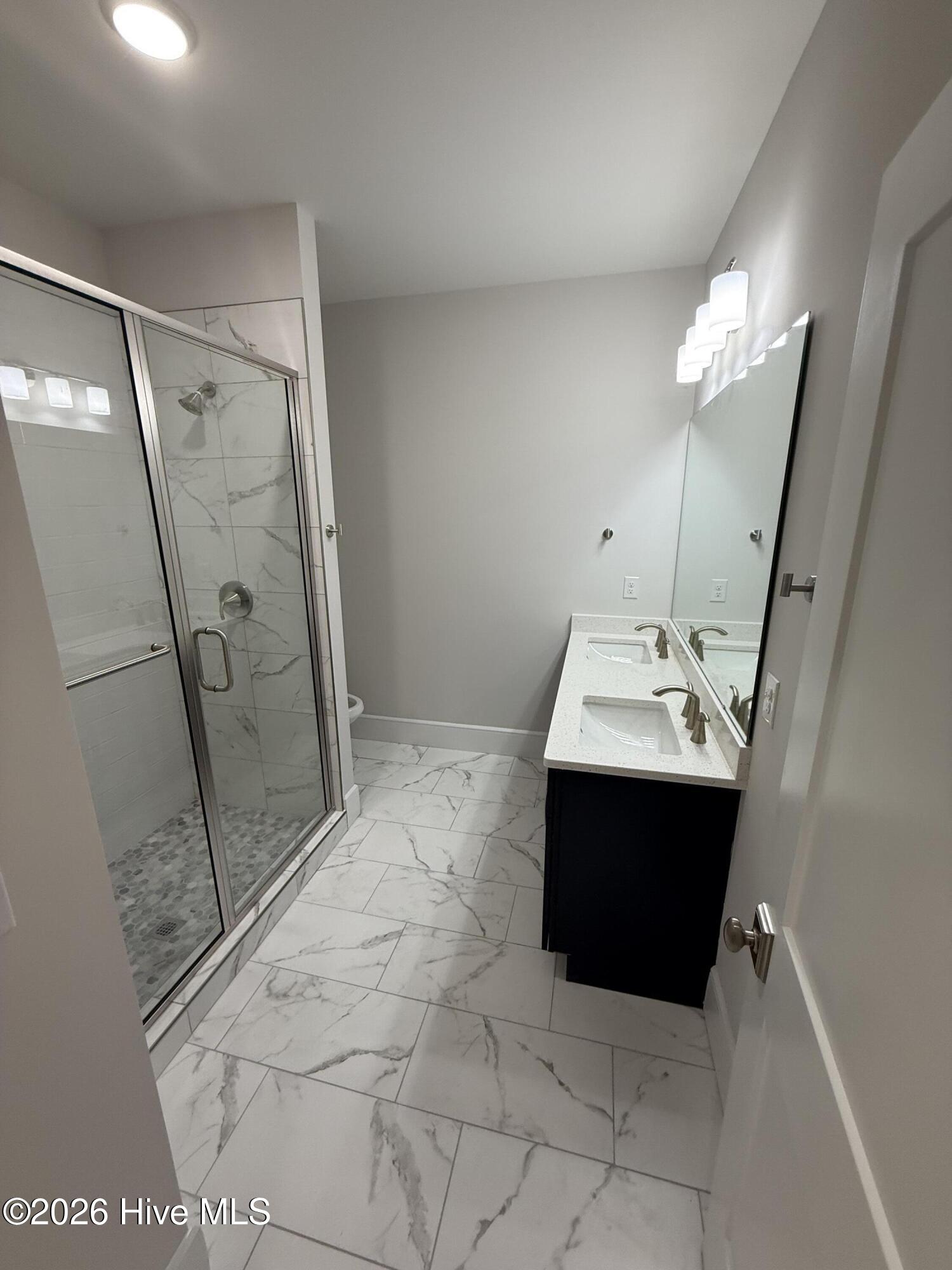 100561434 | Photo 28