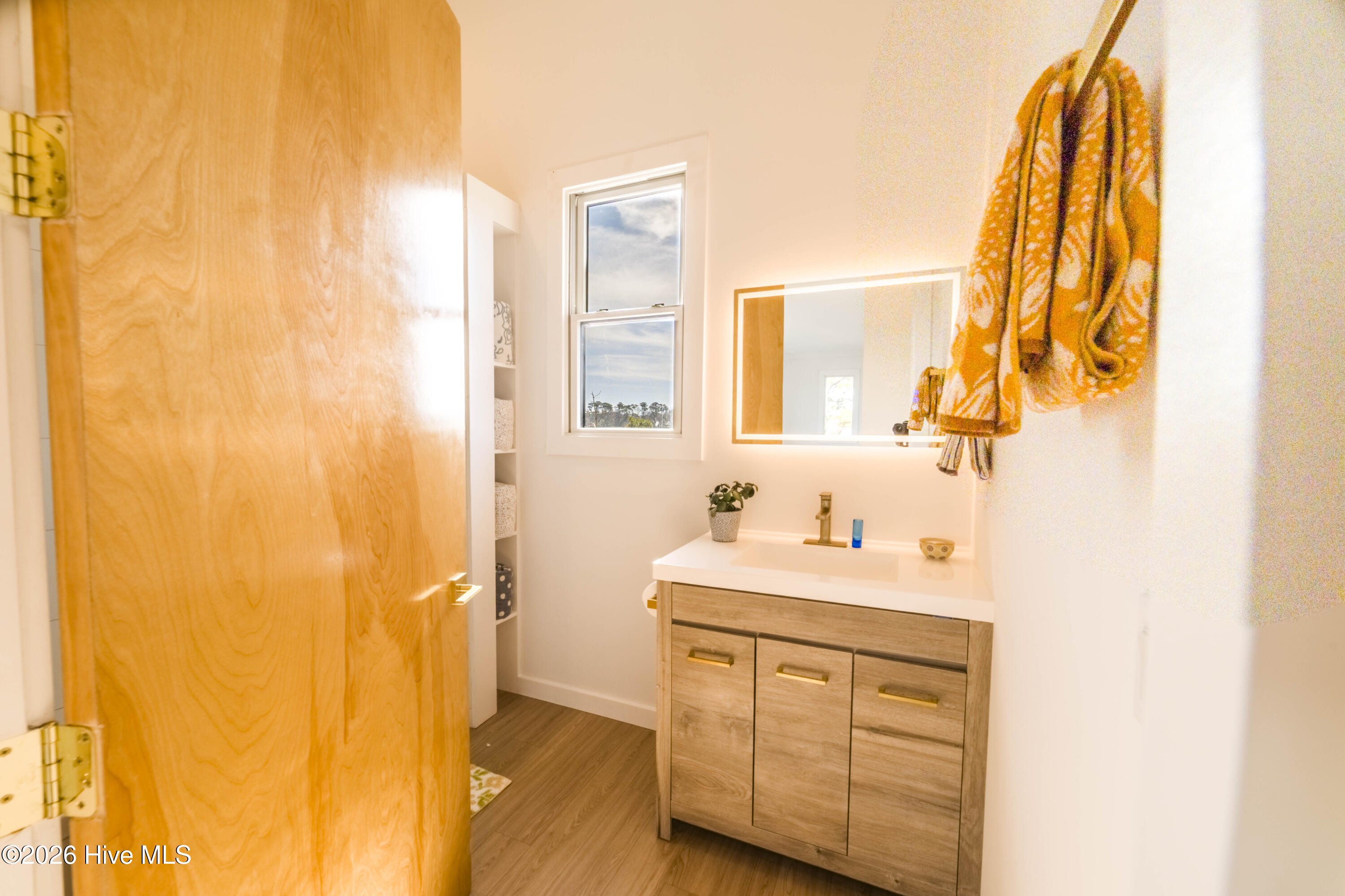 100554850 | Photo 45