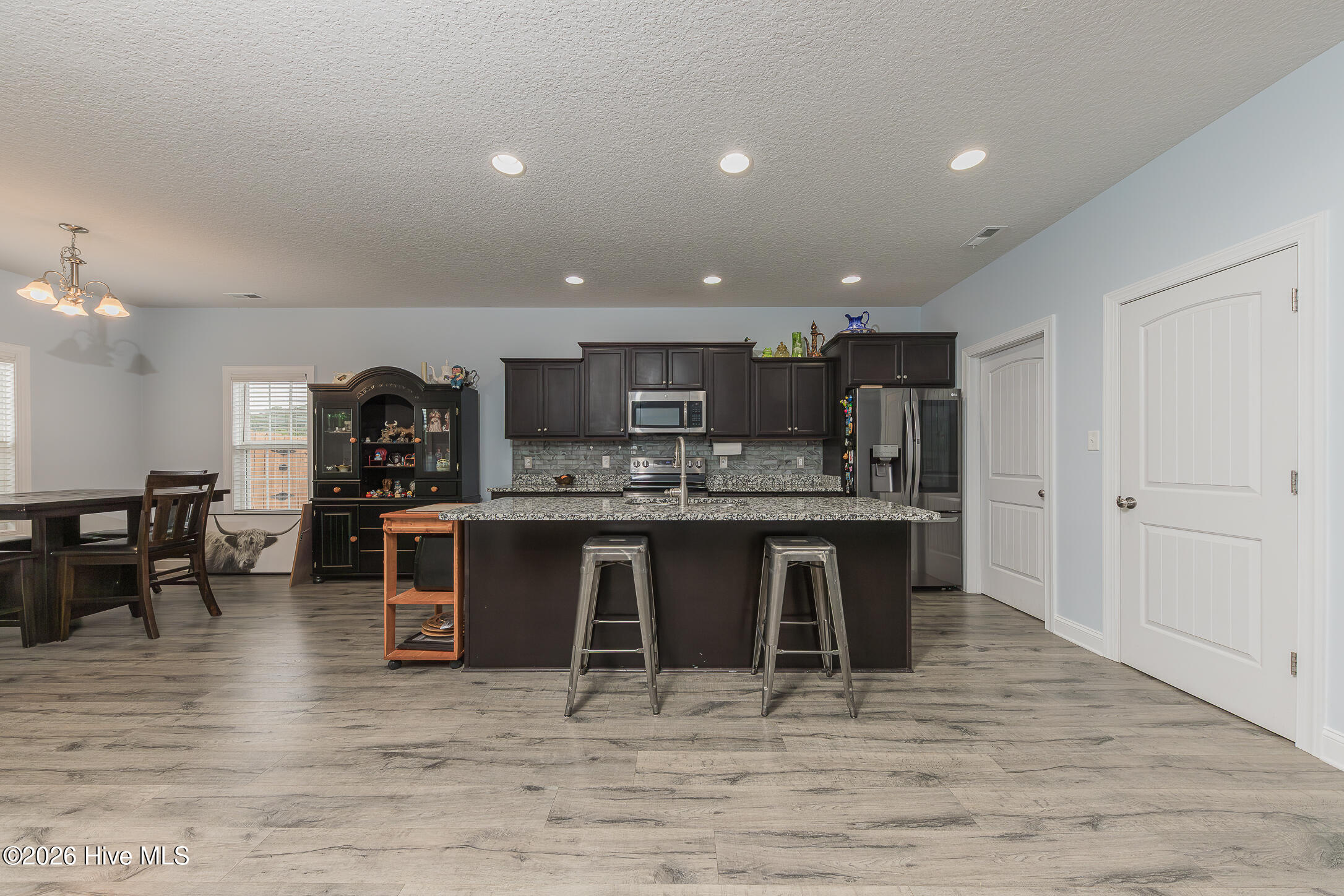 100556125 | Photo 11