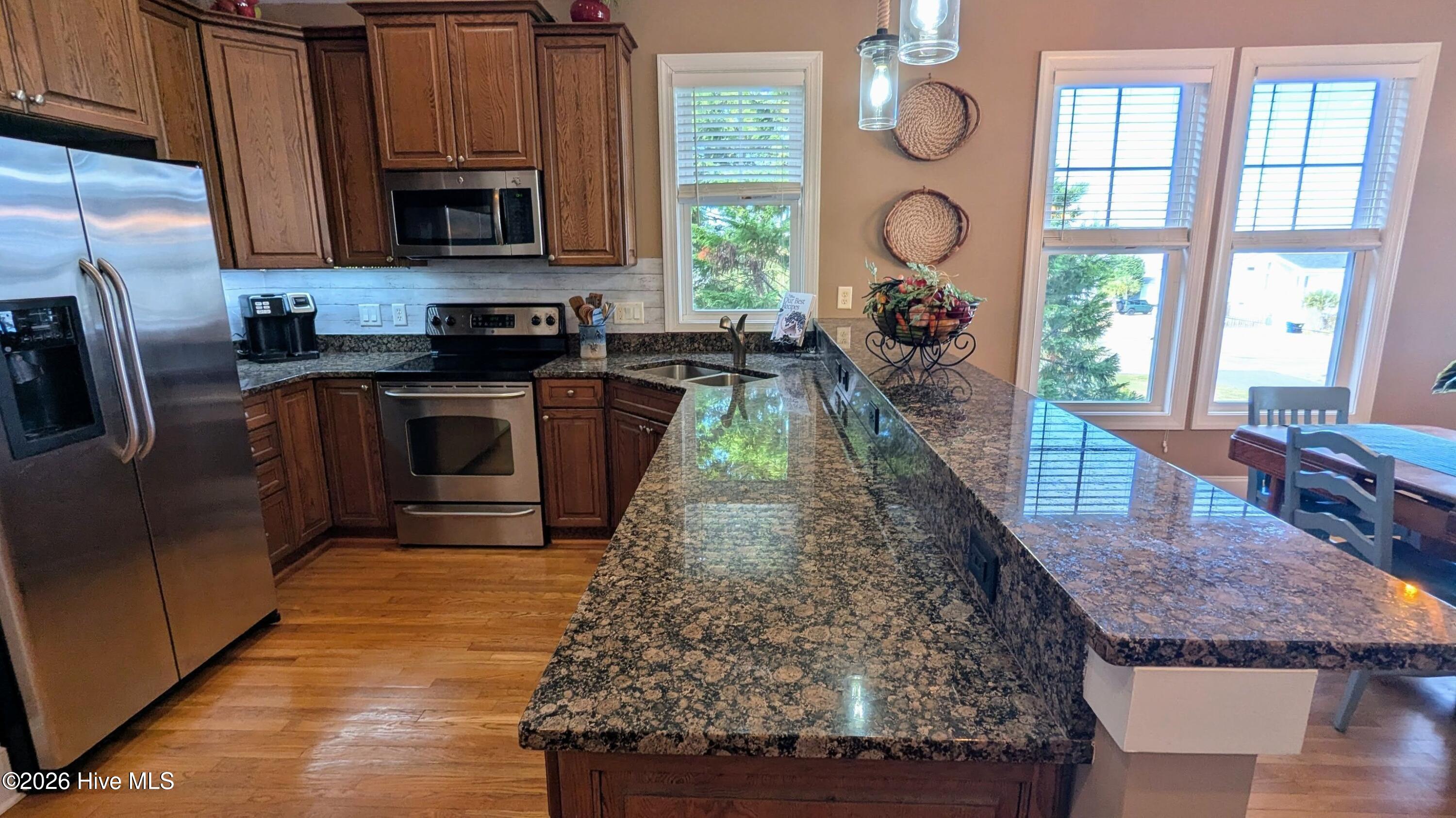 100550094 | Photo 13