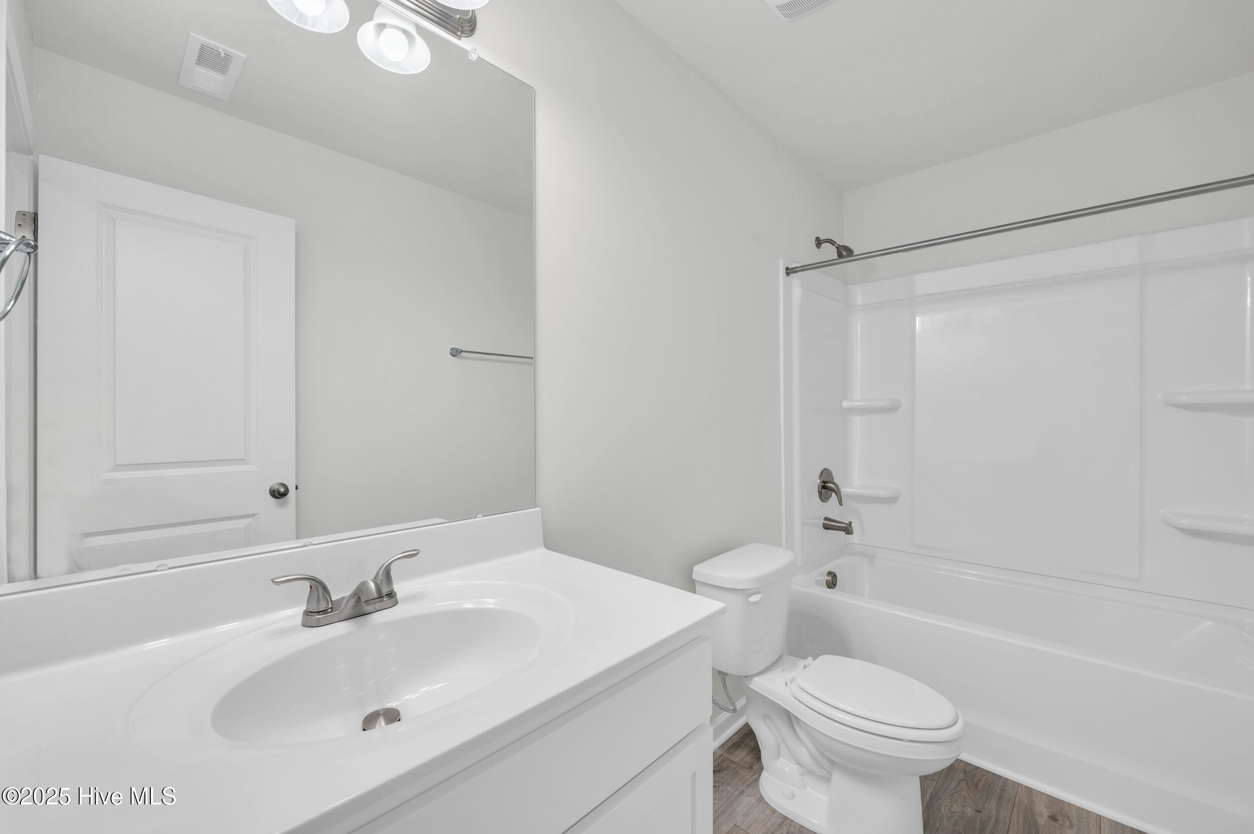 100522861 | Photo 15