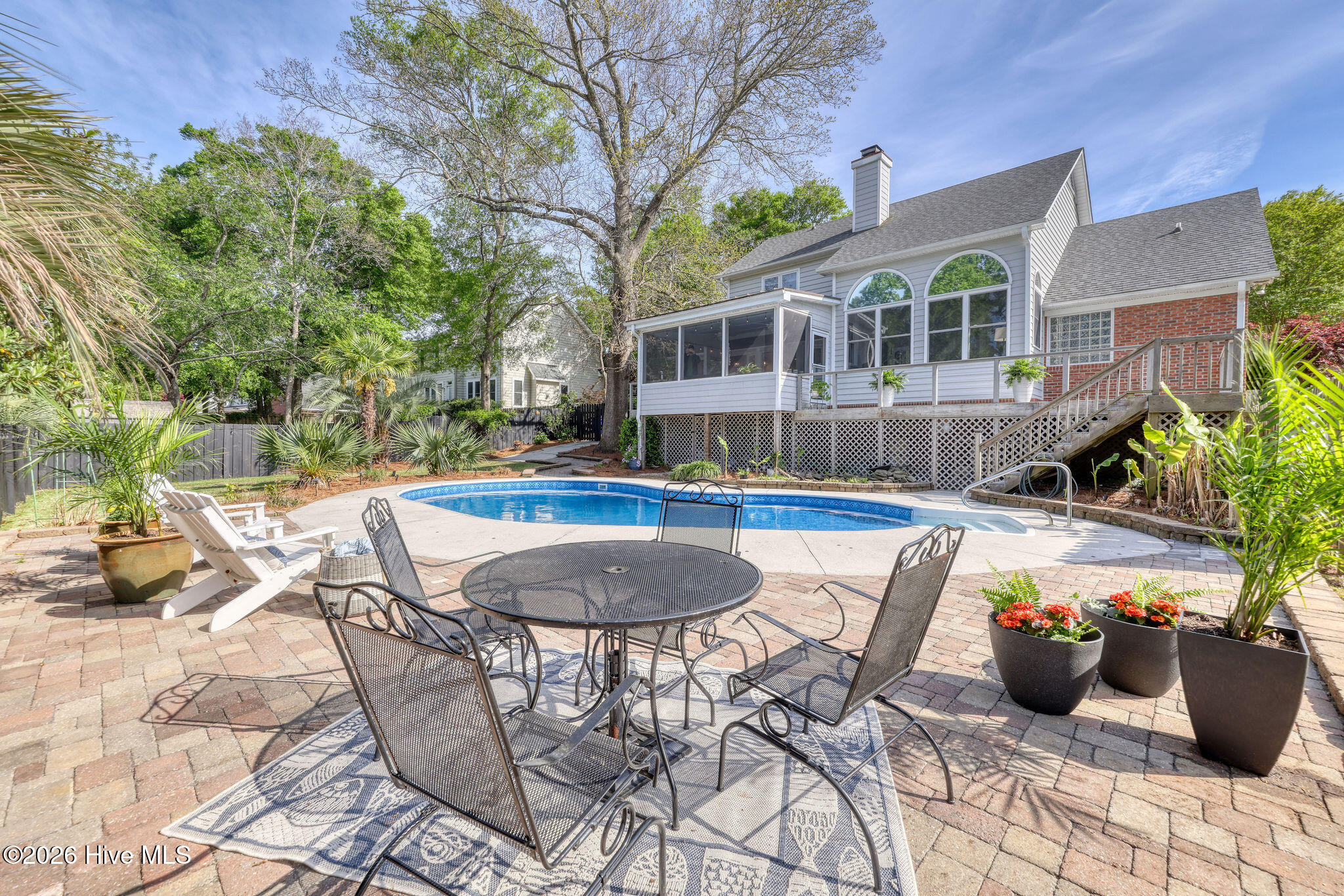 100567317 | Photo 68