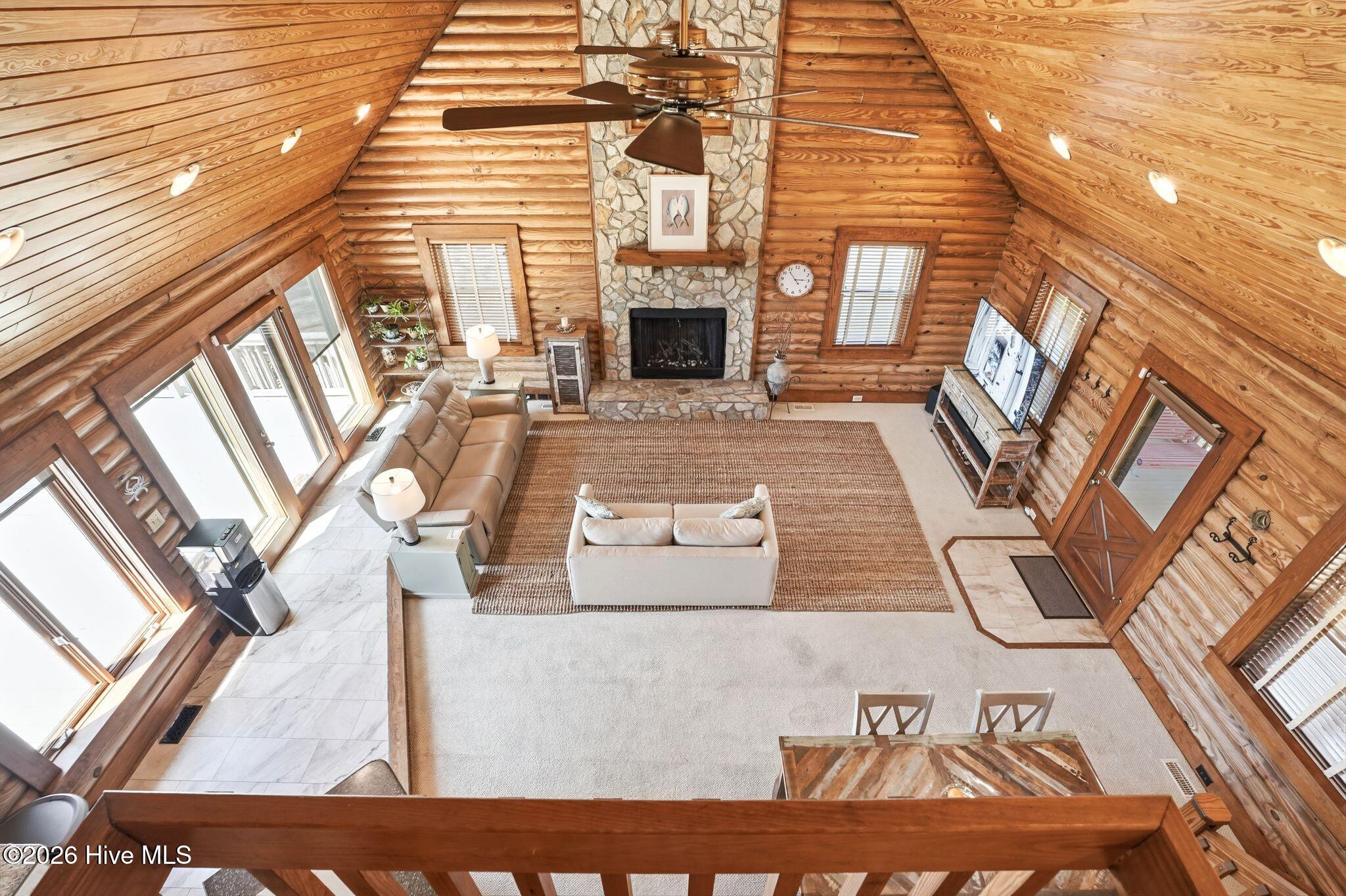 100565055 | Photo 41