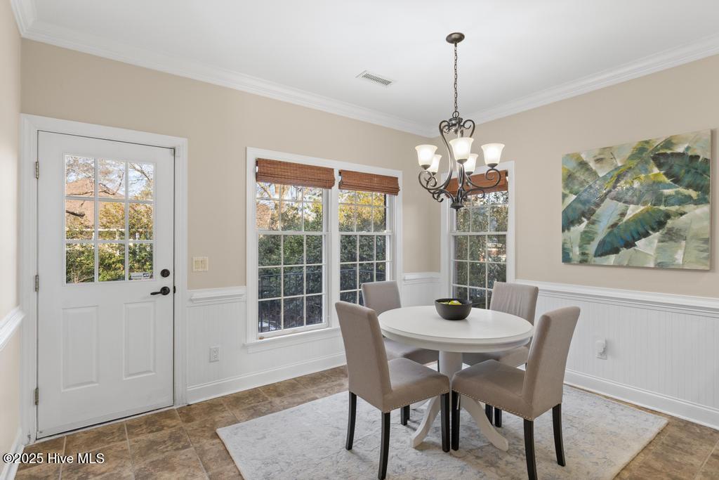 100516339 | Photo 18