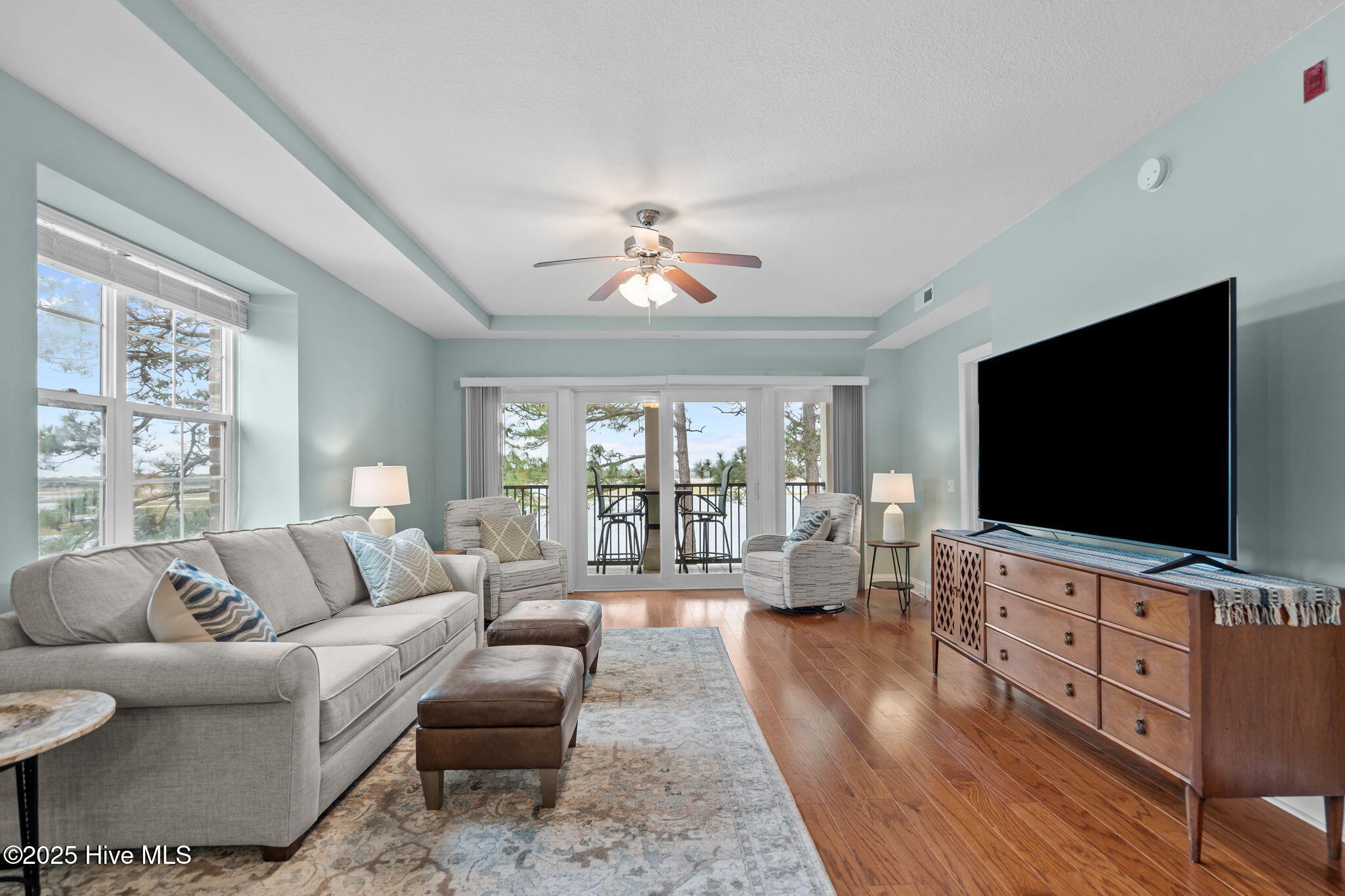 100535787 | Photo 14