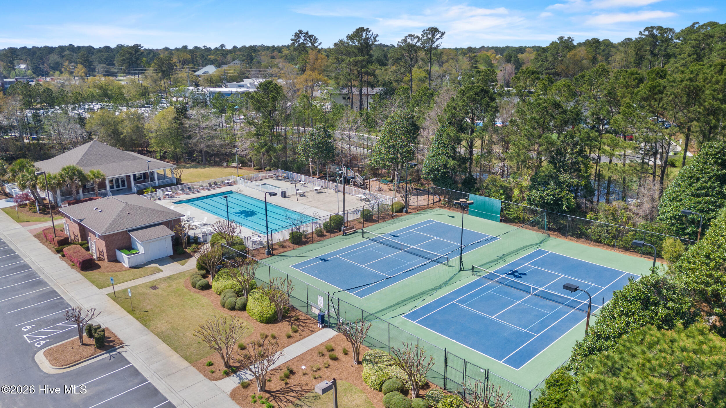 100565771 | Photo 69