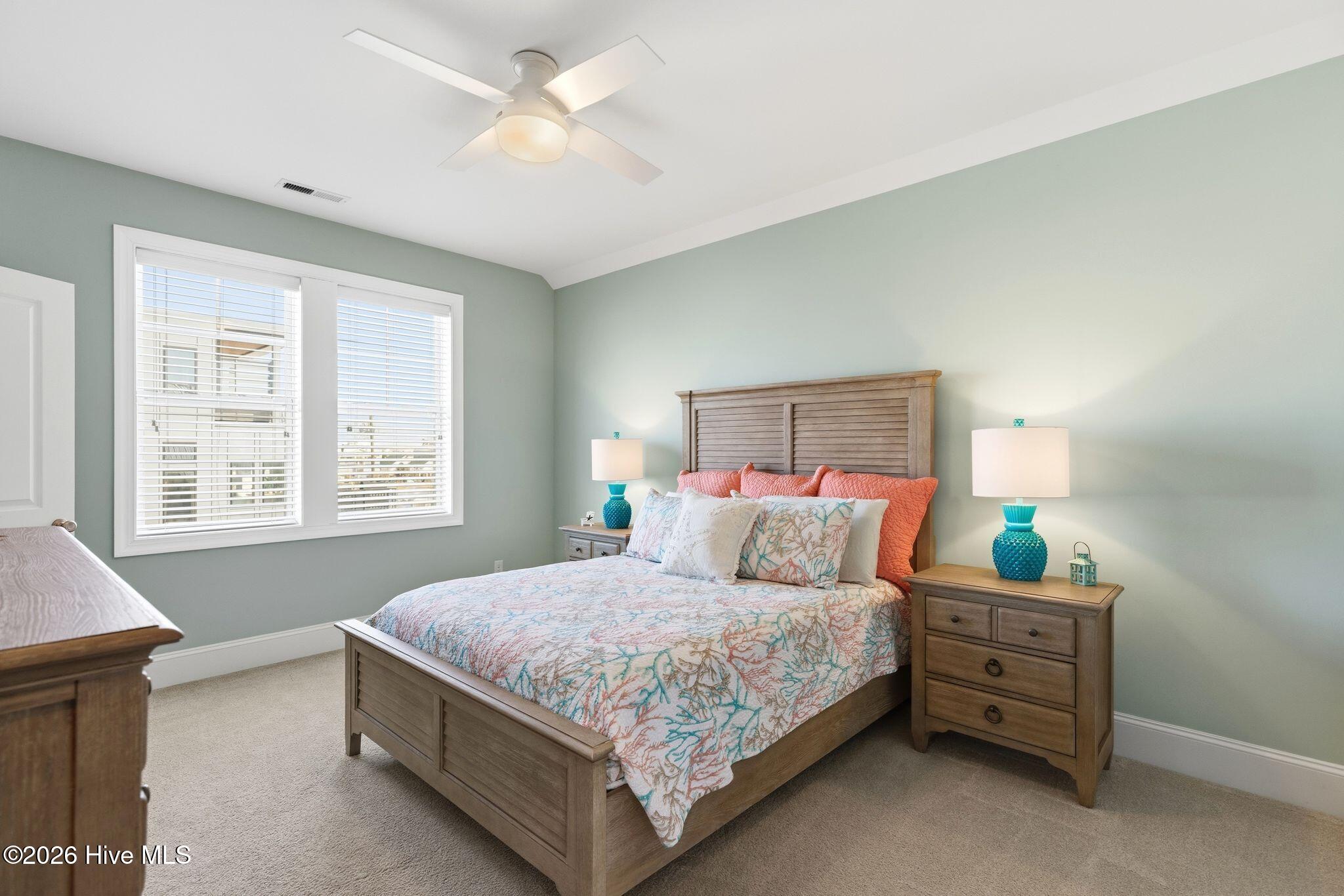 100559655 | Photo 37