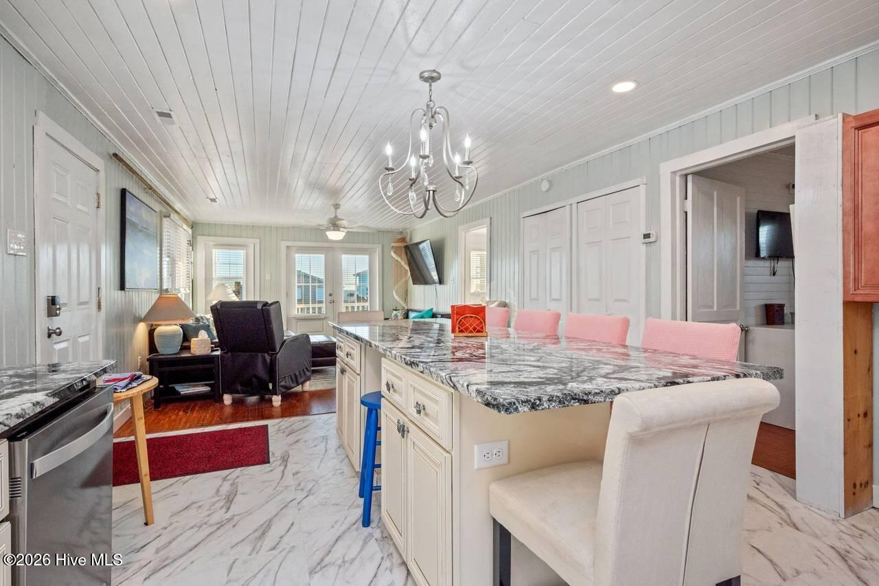 100561729 | Photo 10