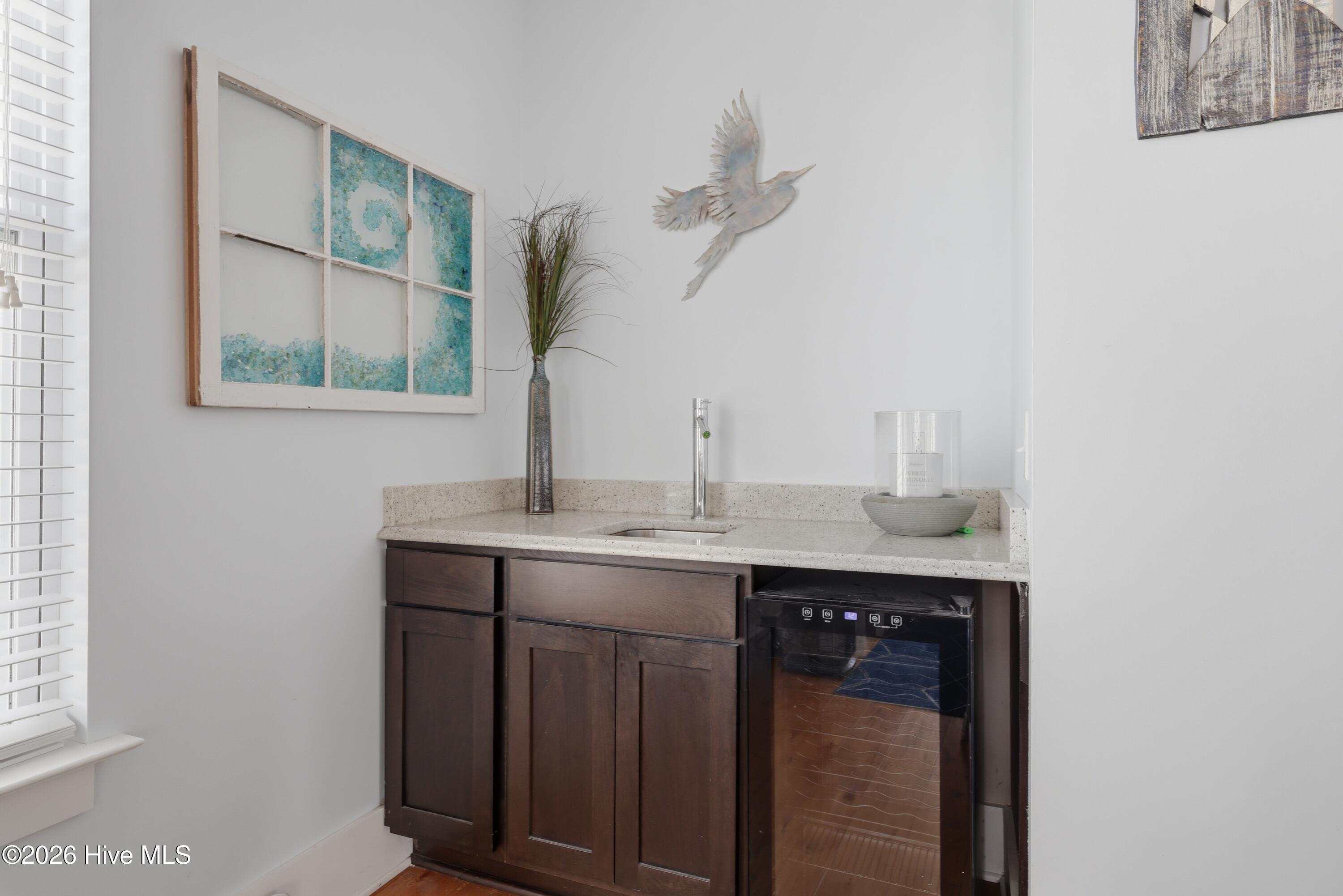 100564294 | Photo 35