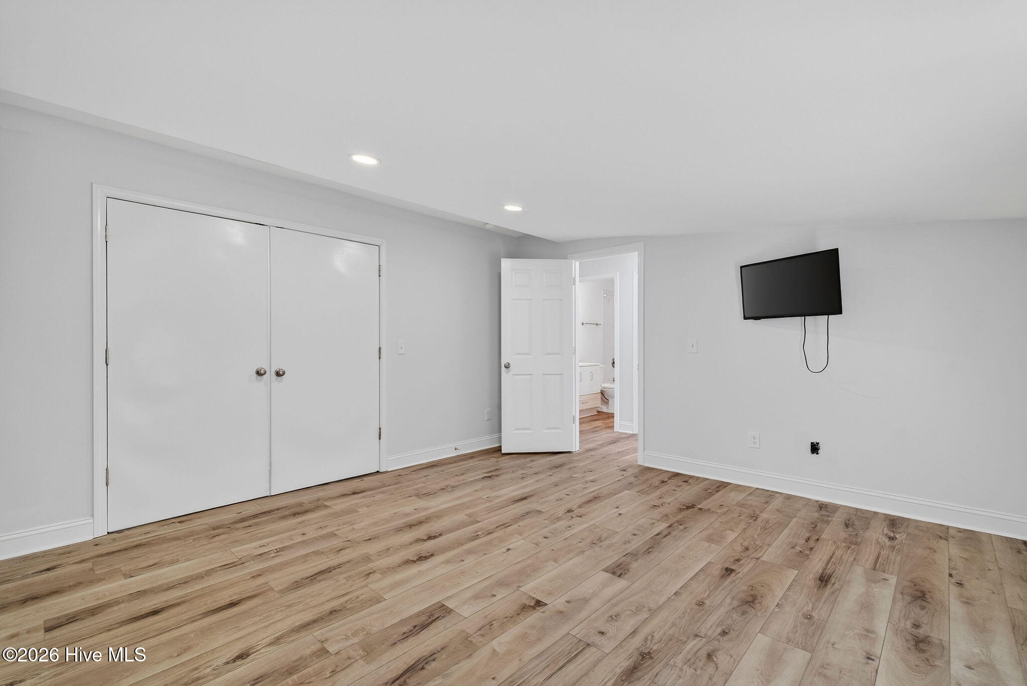 100550452 | Photo 17