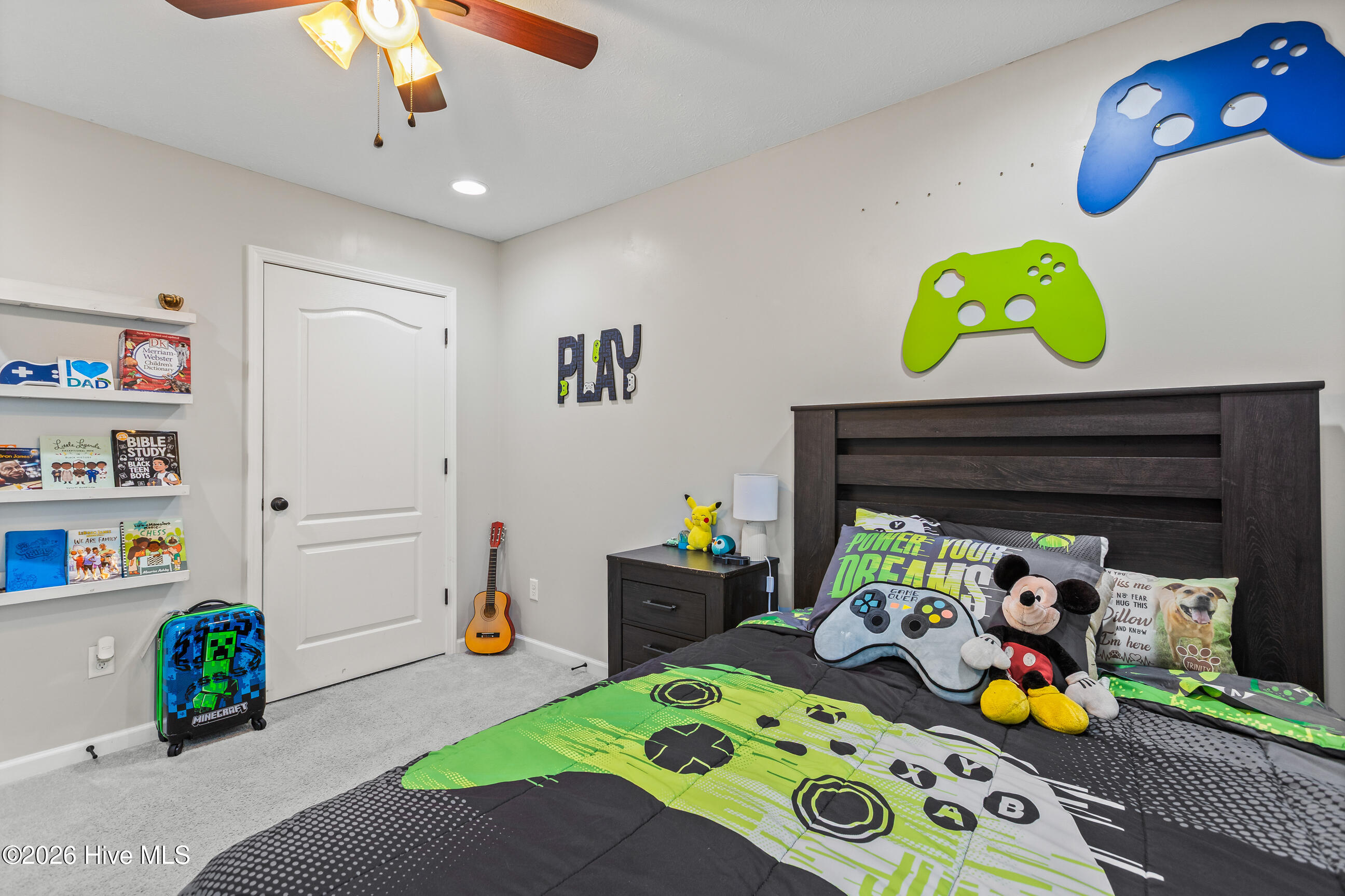 100563260 | Photo 23