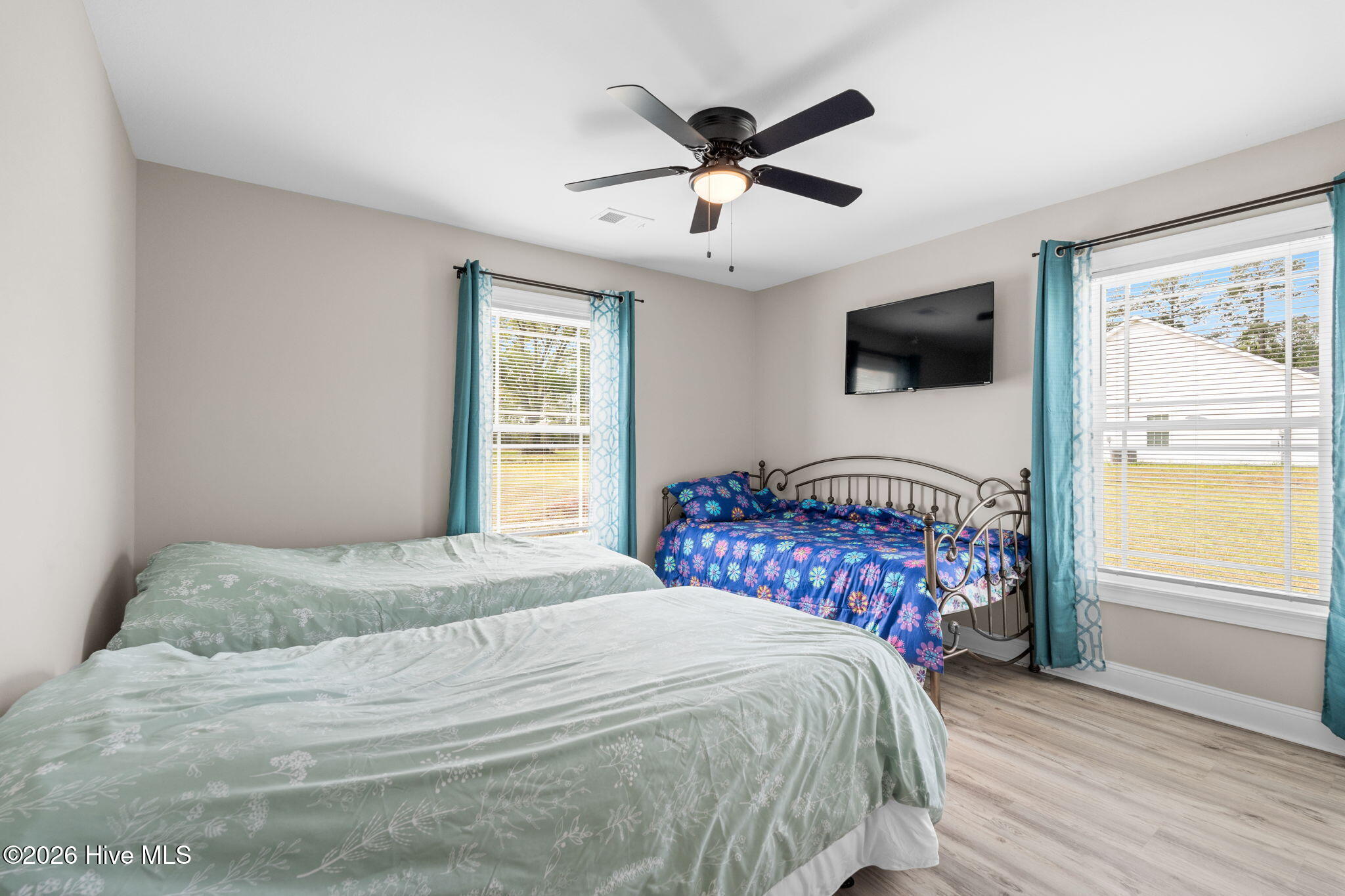 100565582 | Photo 18