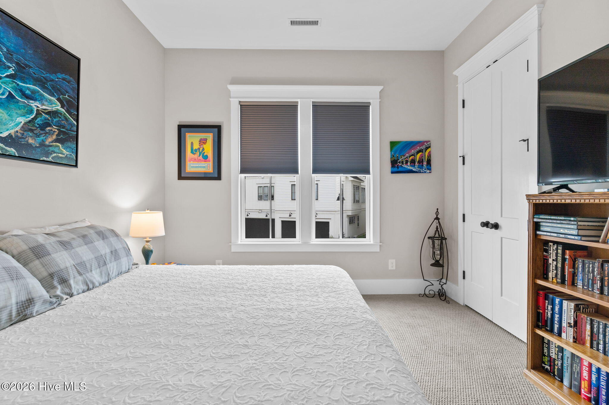 100569048 | Photo 32