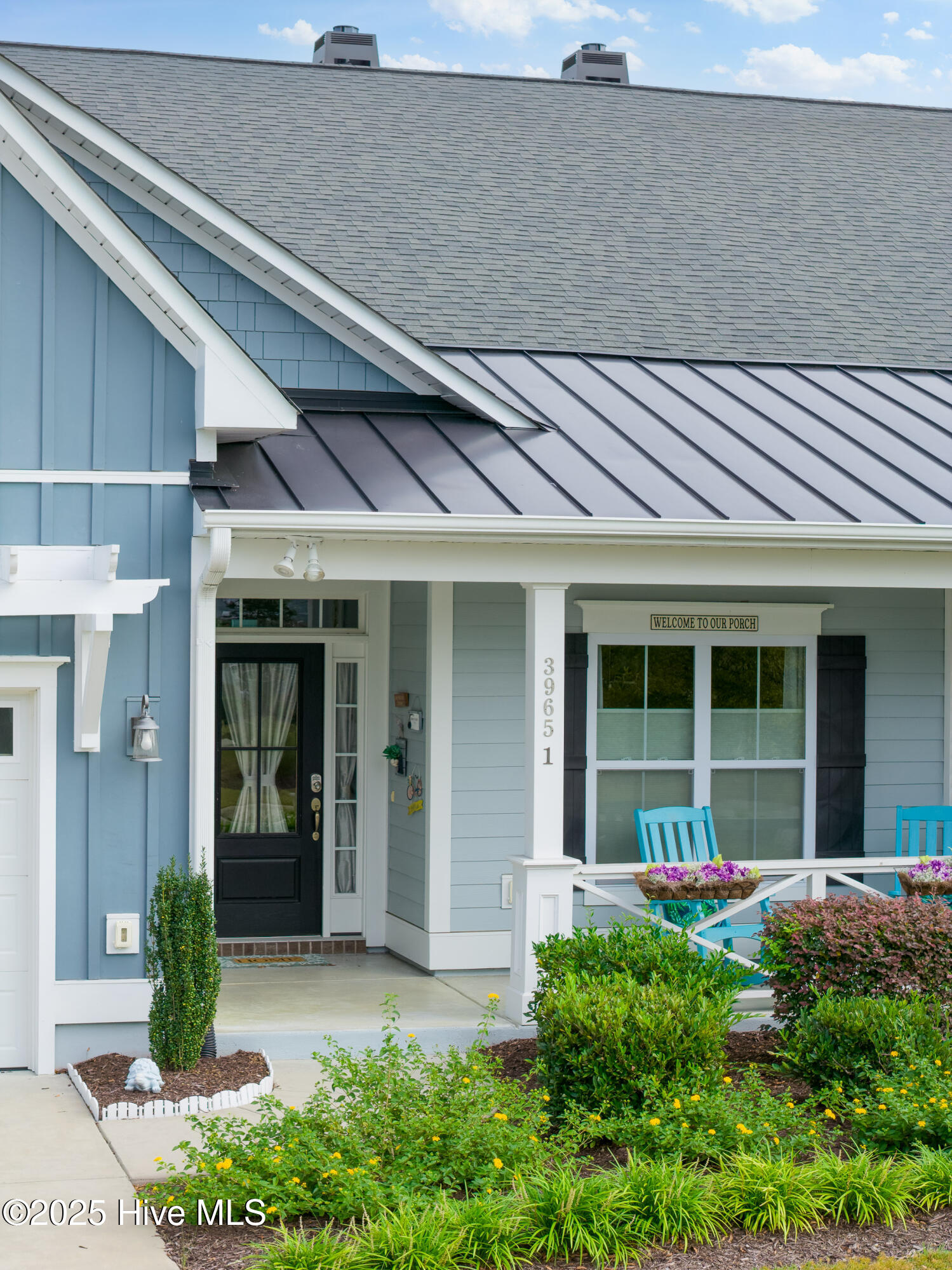 100535201 | Photo 40