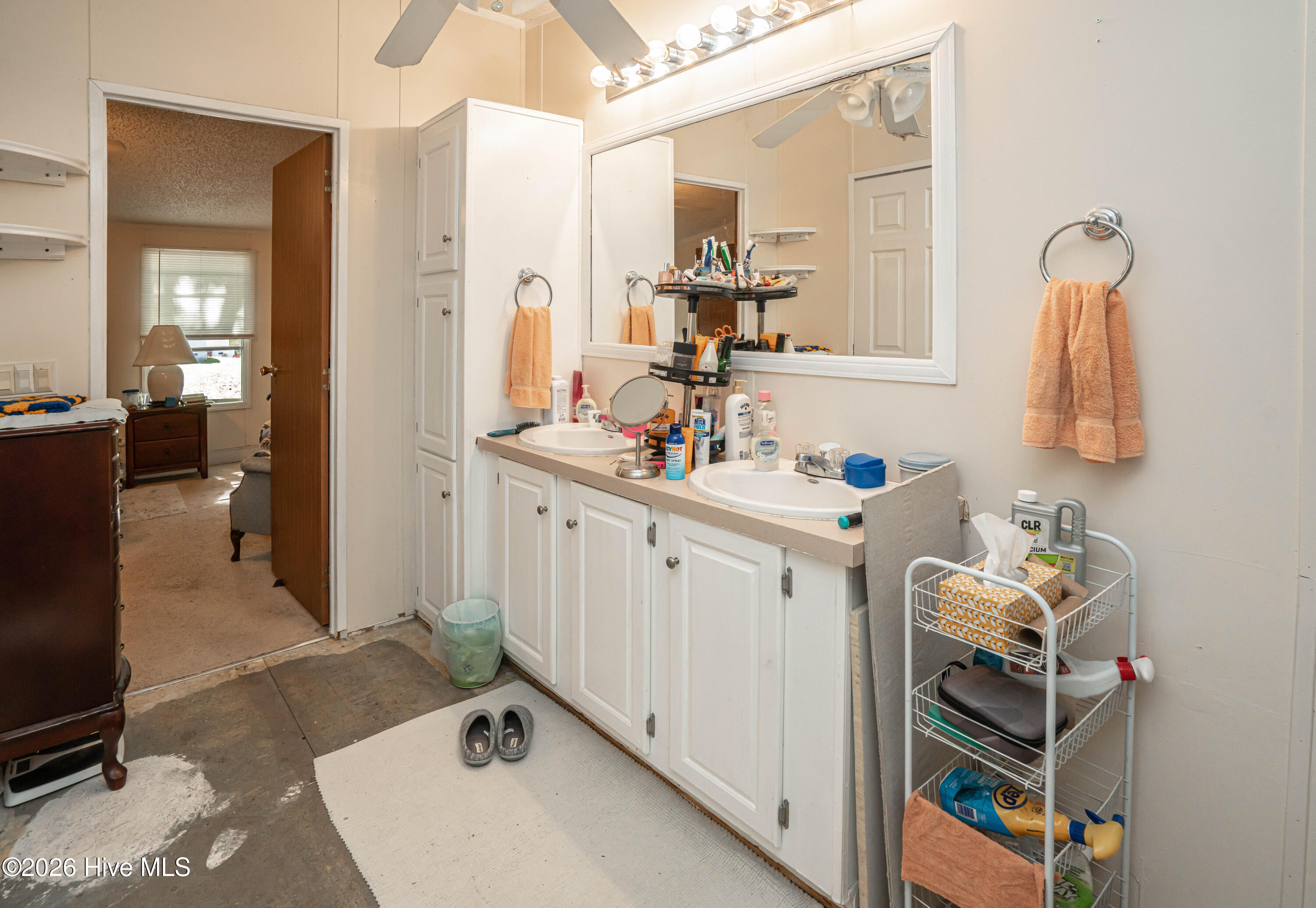 100567070 | Photo 16