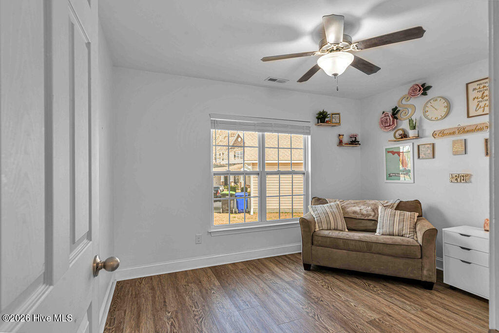 100555135 | Photo 25