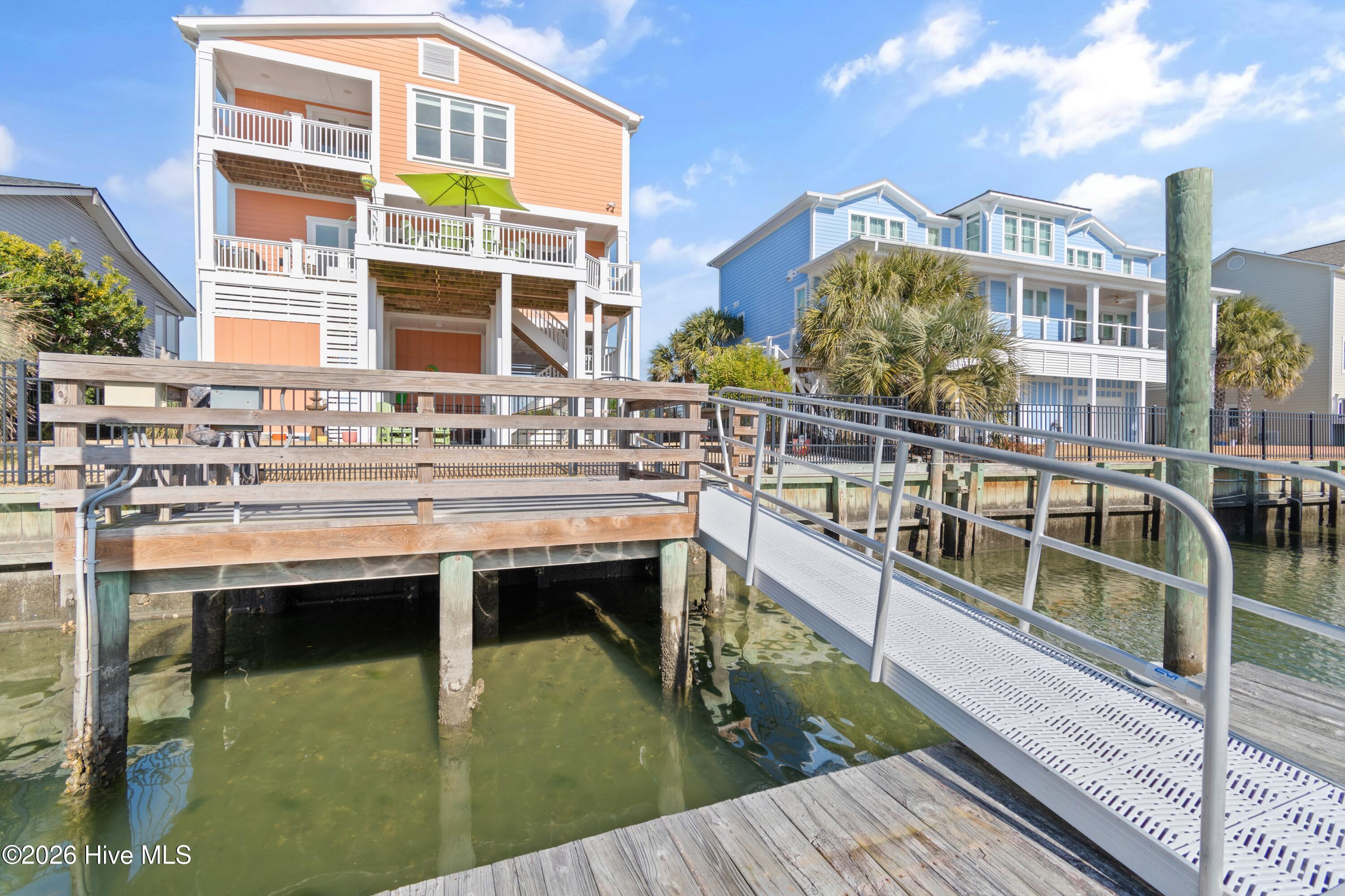 100547870 | Photo 60