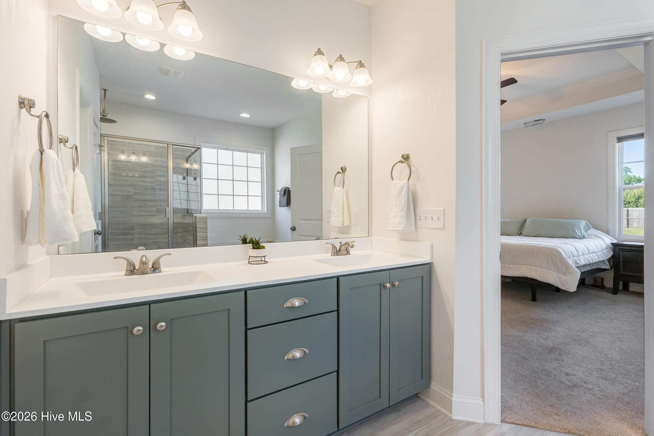 100569391 | Photo 27