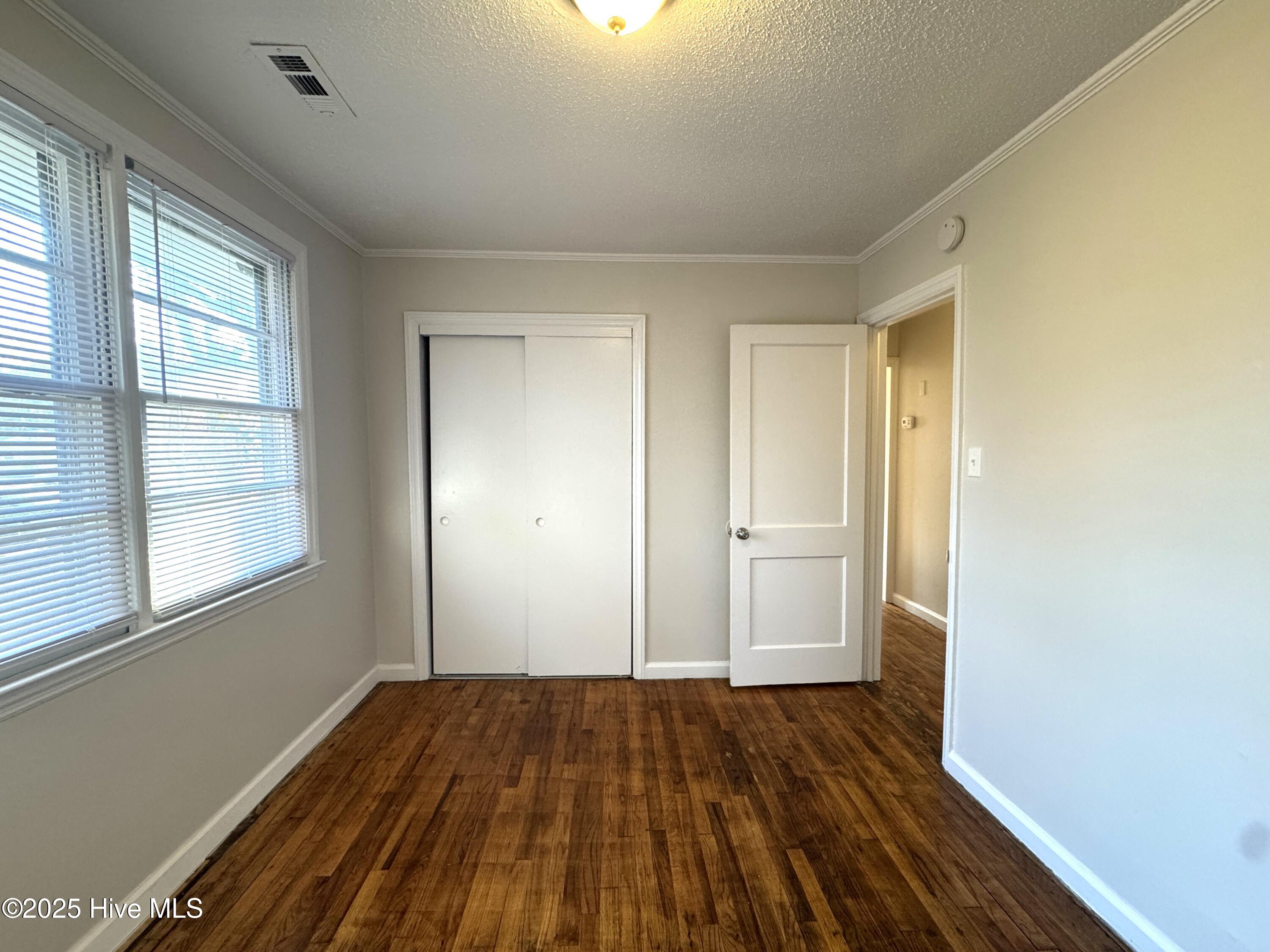 100556845 | Photo 21