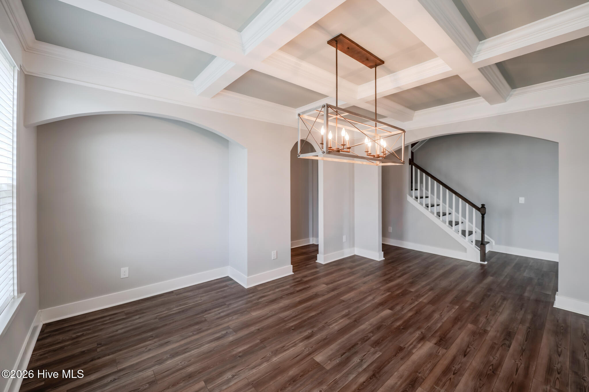 100567790 | Photo 16