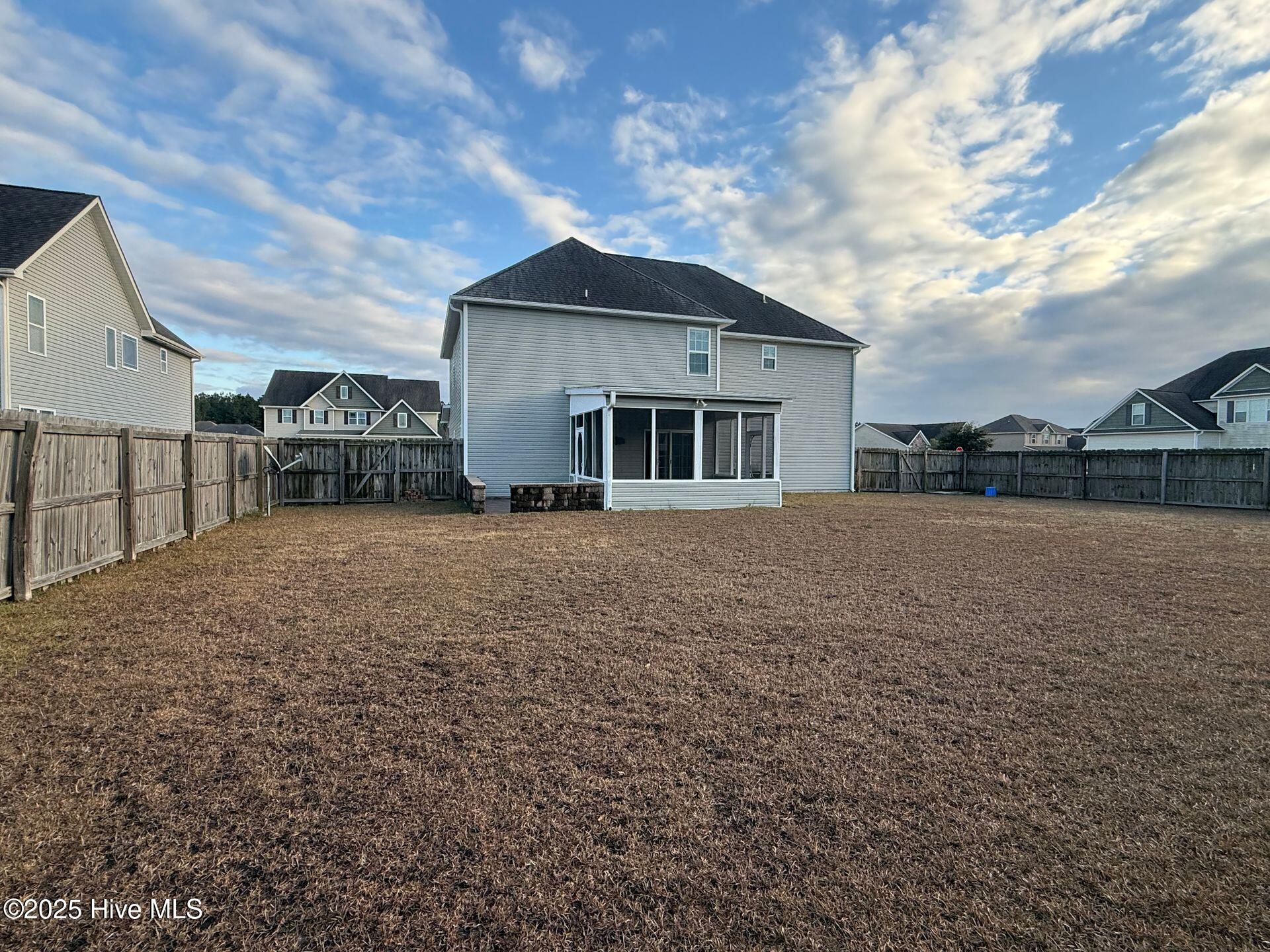 100544047 | Photo 21