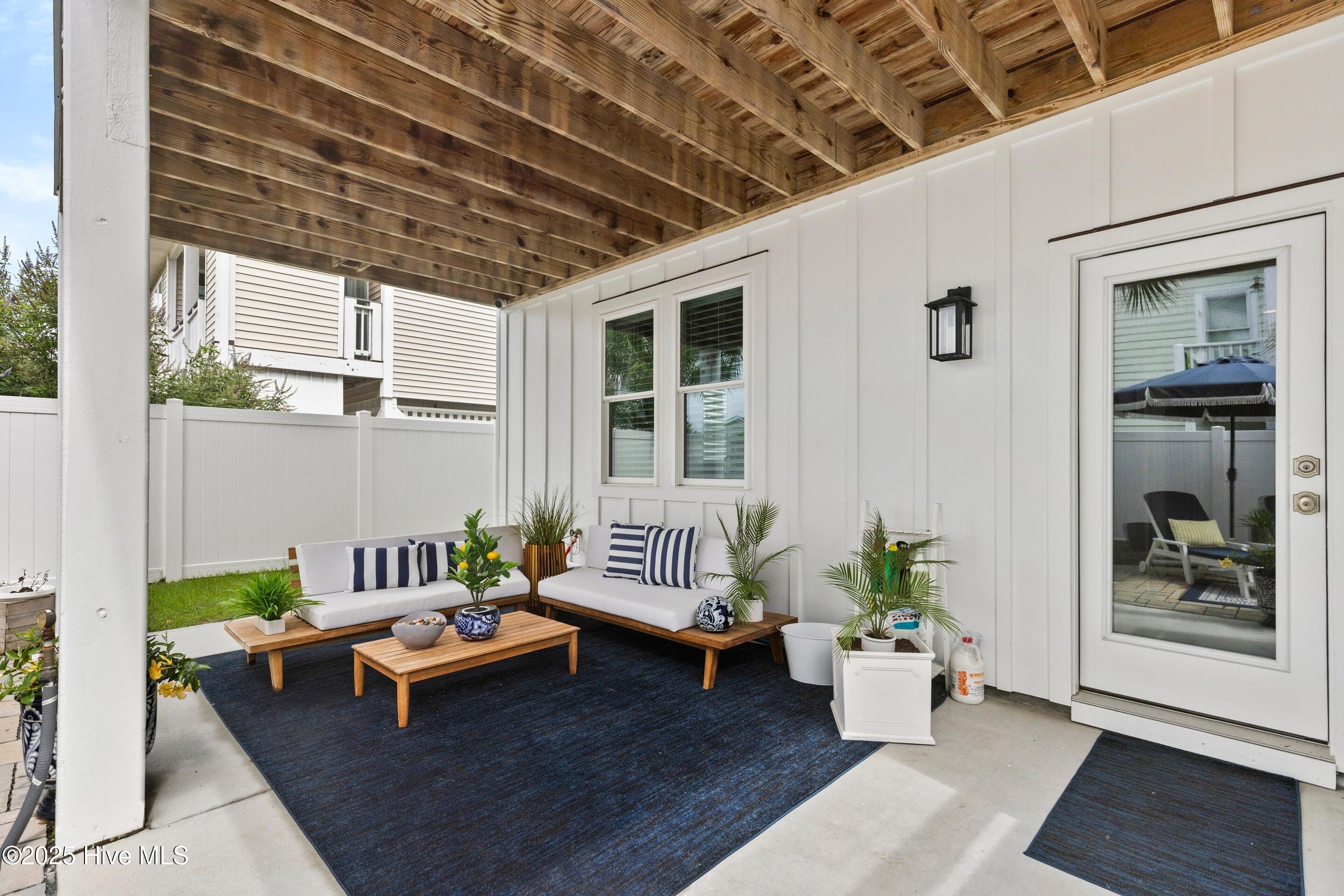 100532410 | Photo 72