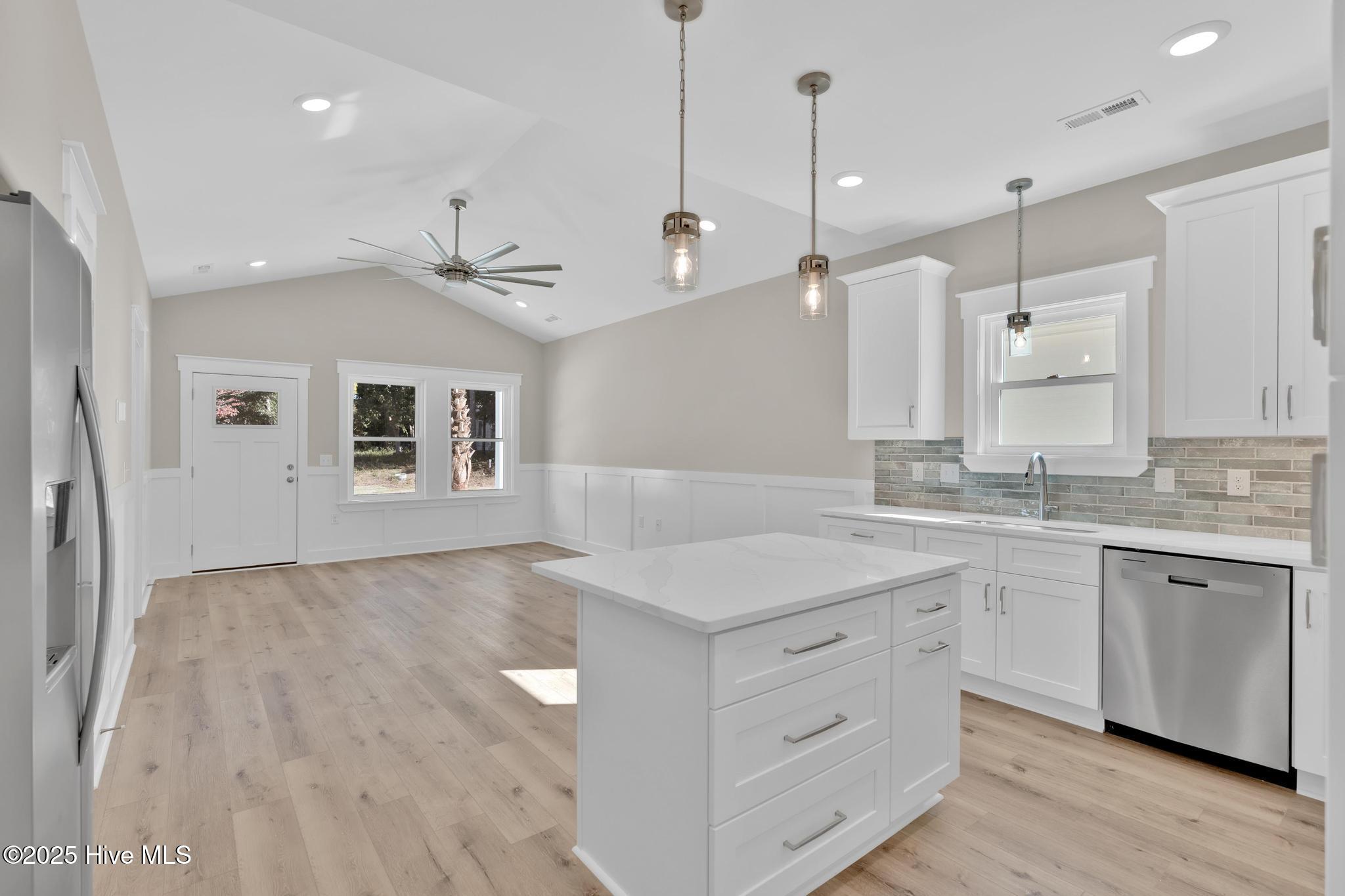 100527494 | Photo 12