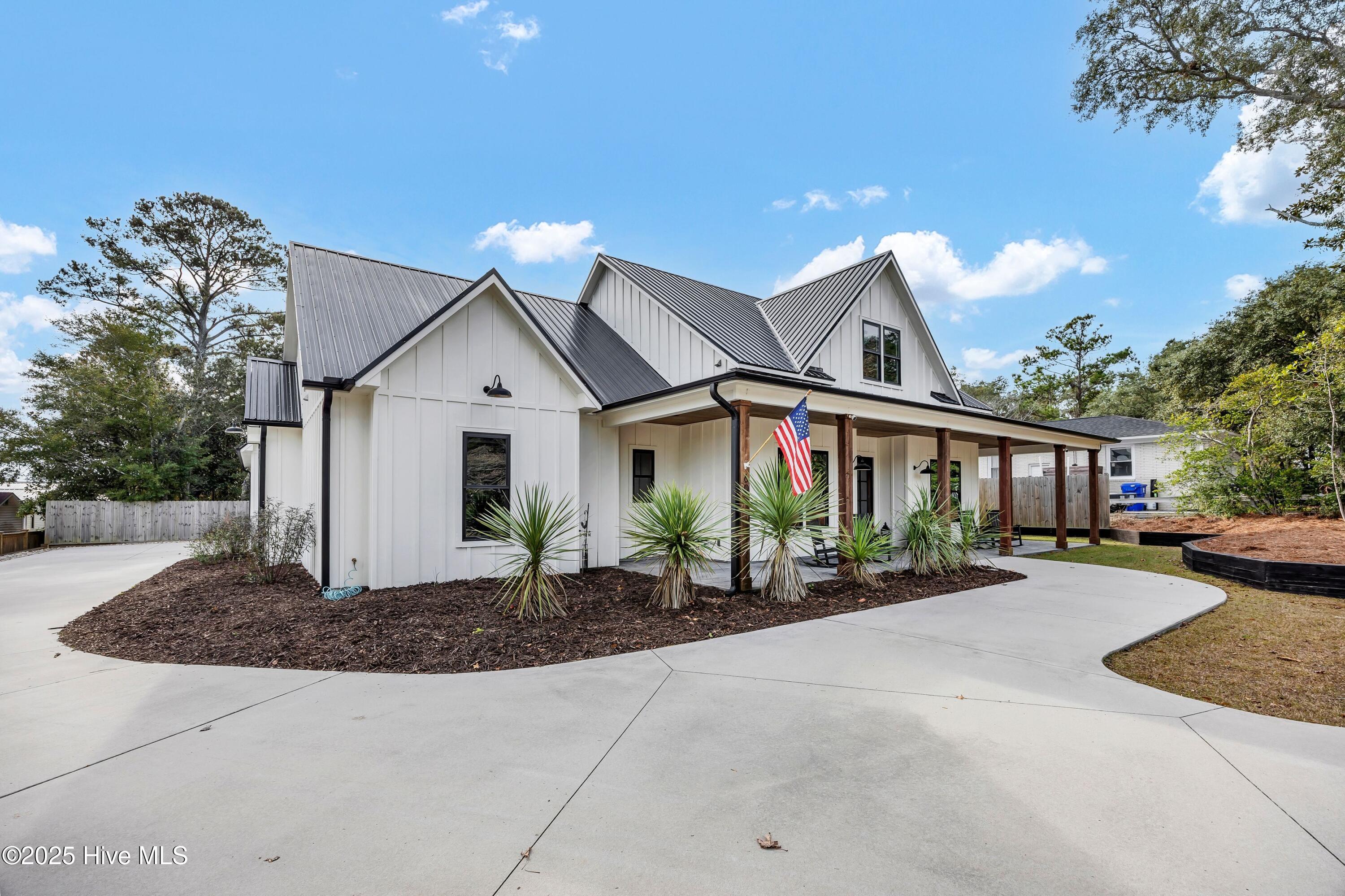 100543127 | Photo 64