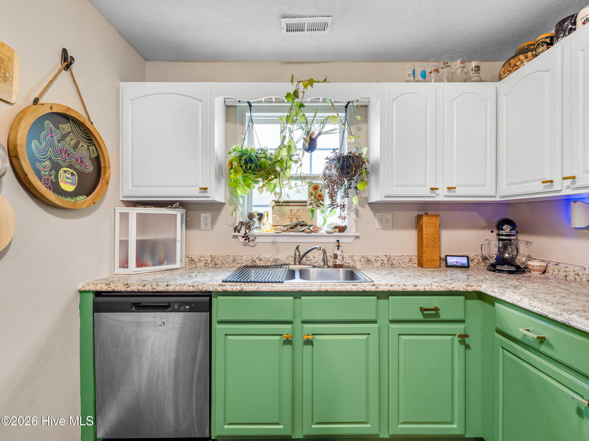 100567636 | Photo 20