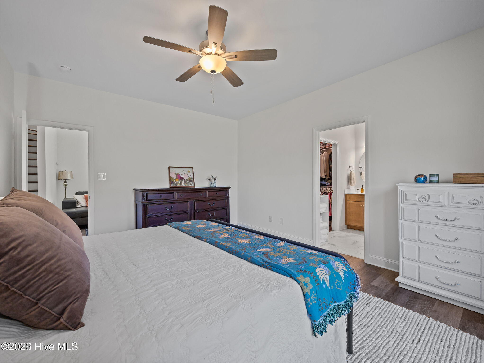 100569274 | Photo 19