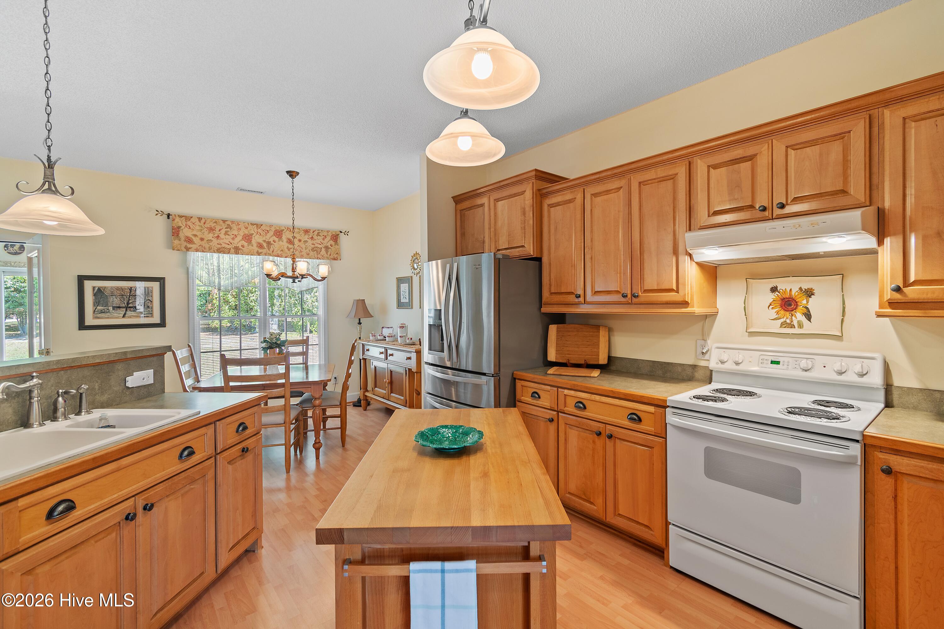 100567872 | Photo 18