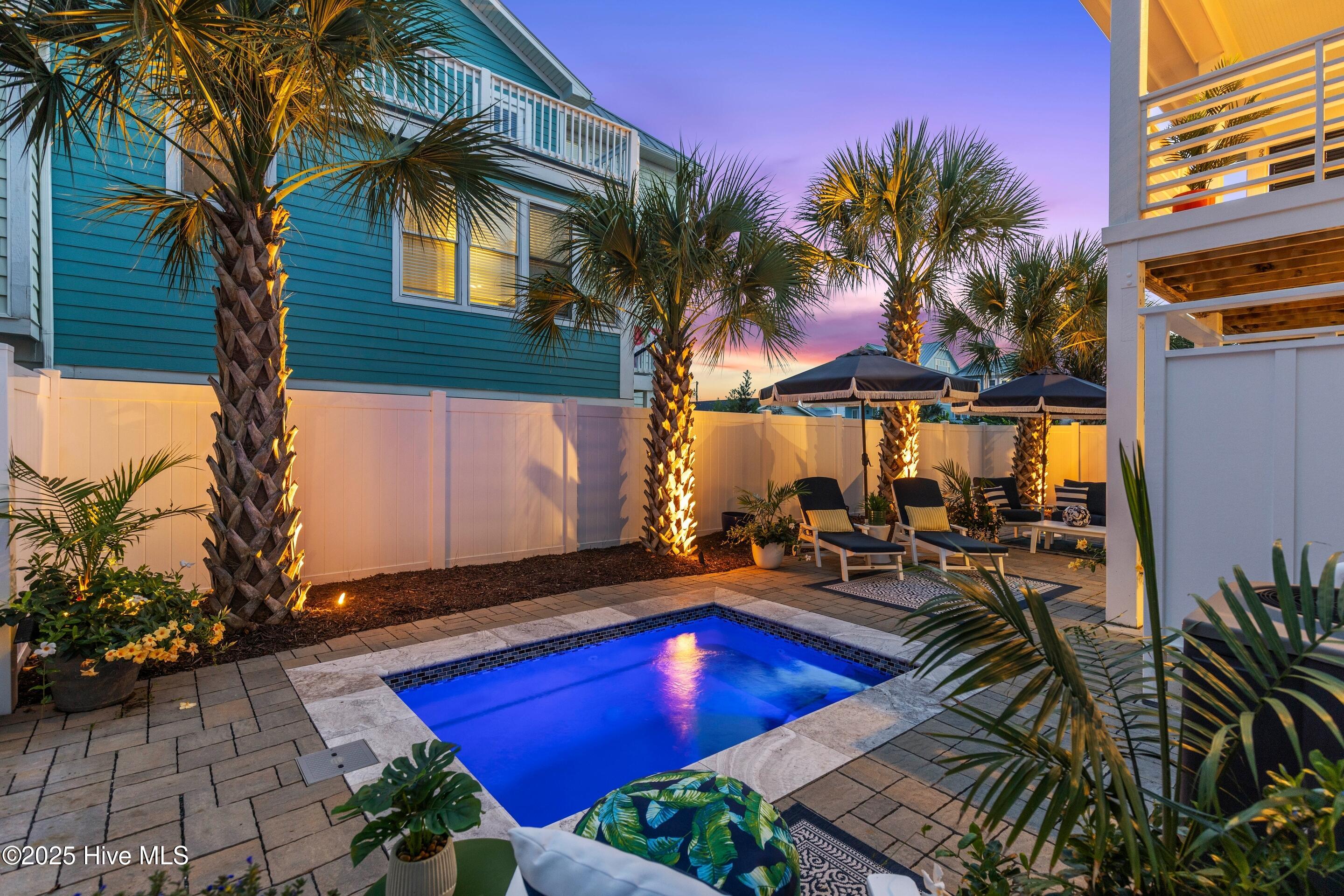 100532410 | Photo 91