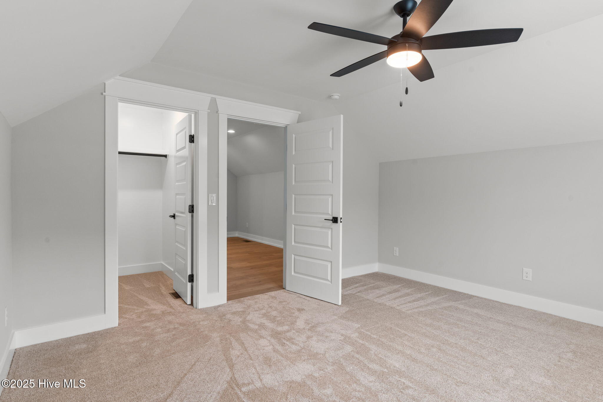 100479579 | Photo 49