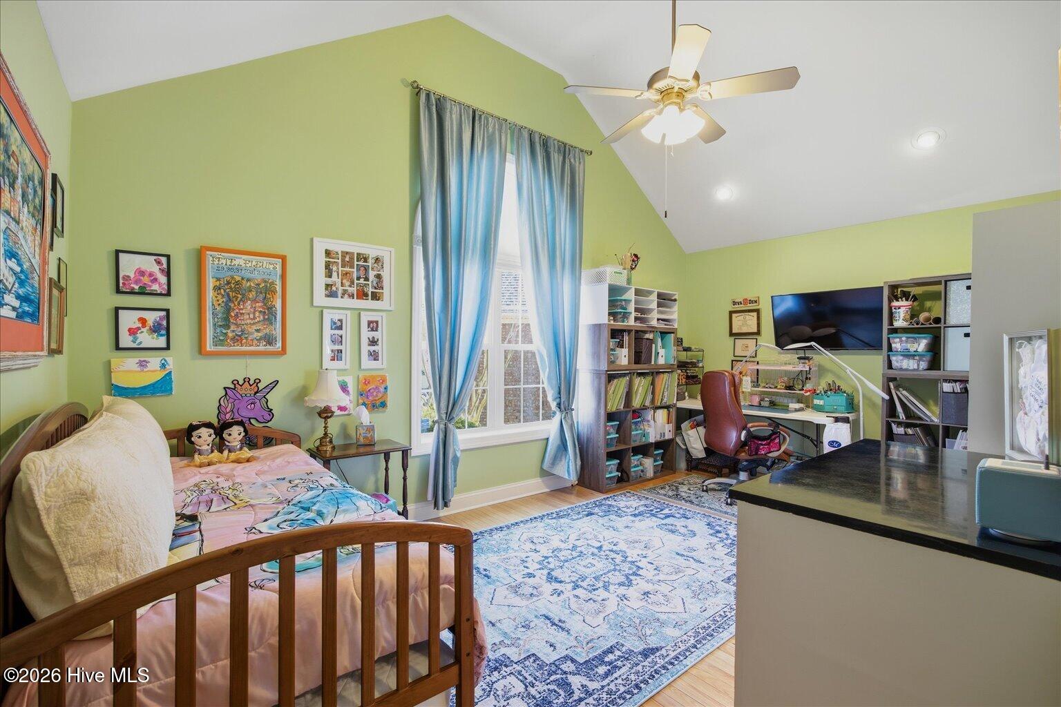 100559309 | Photo 37