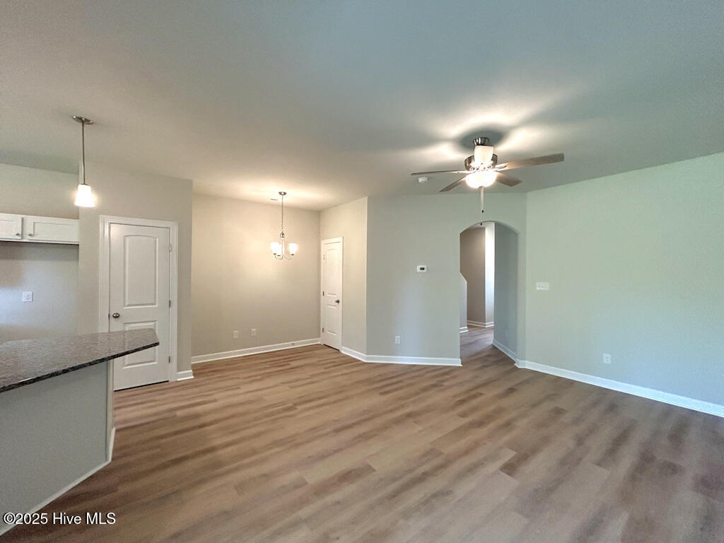 100547563 | Photo 10