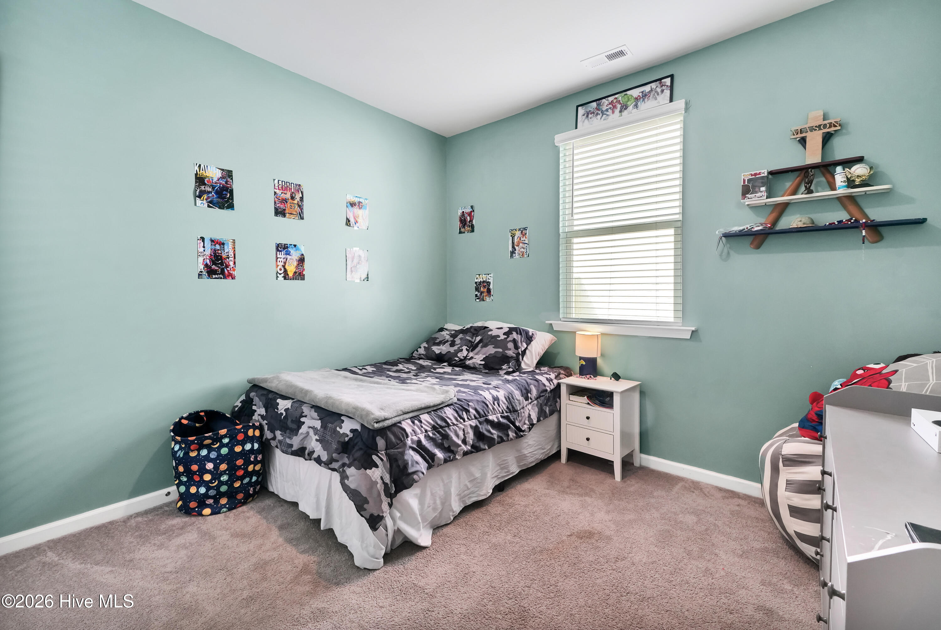 100563404 | Photo 25