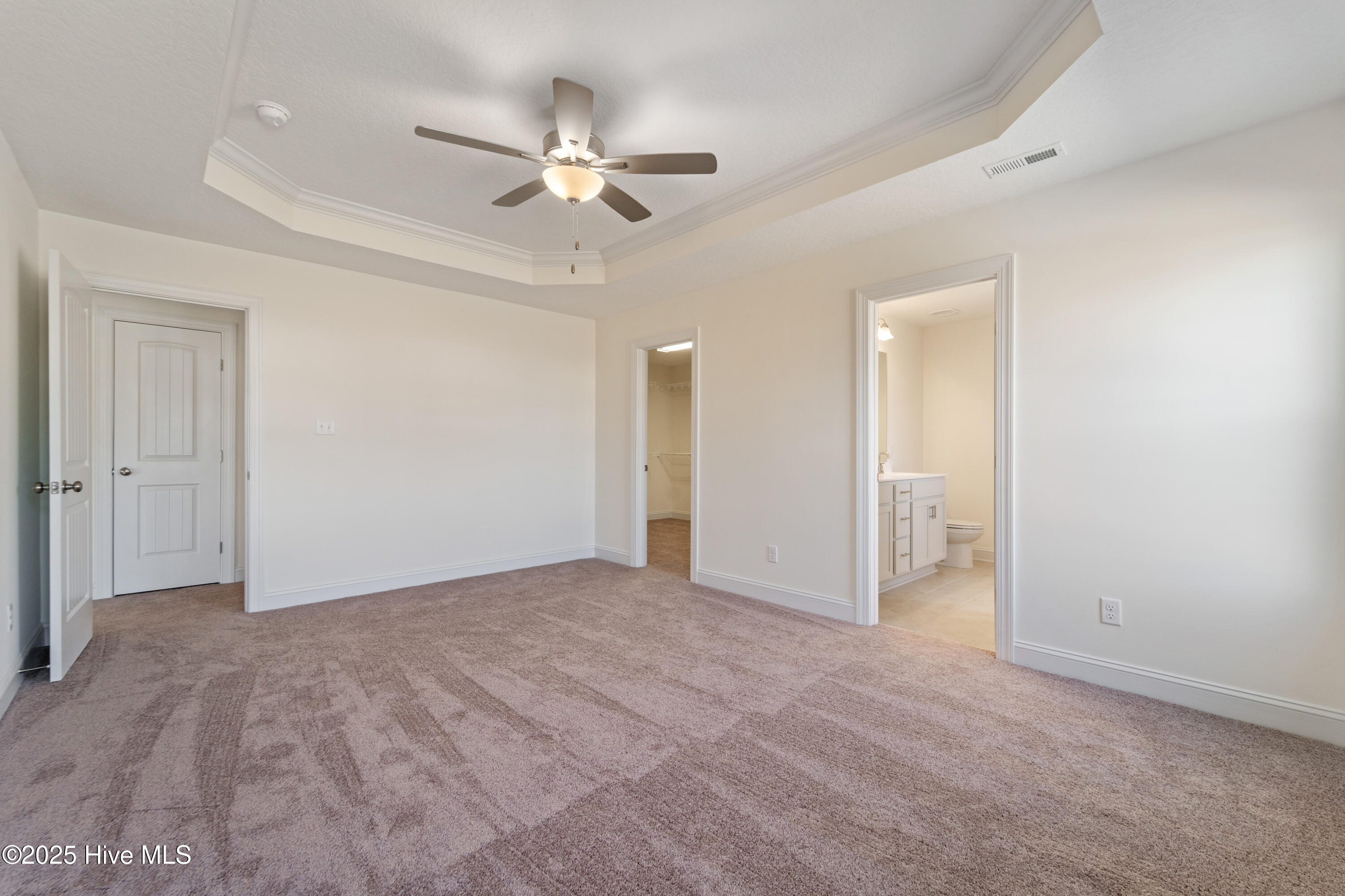 100519944 | Photo 16