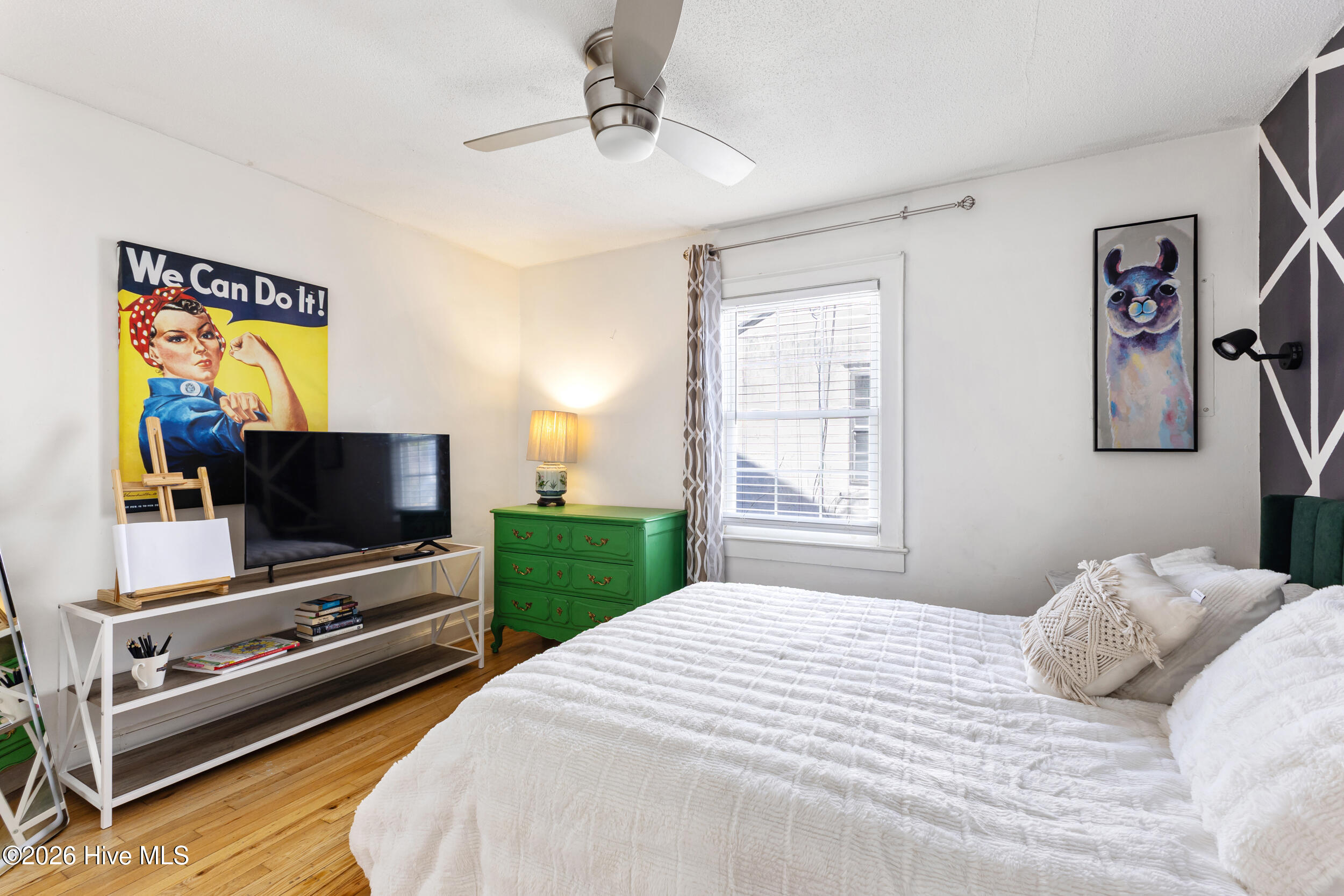 100567073 | Photo 19