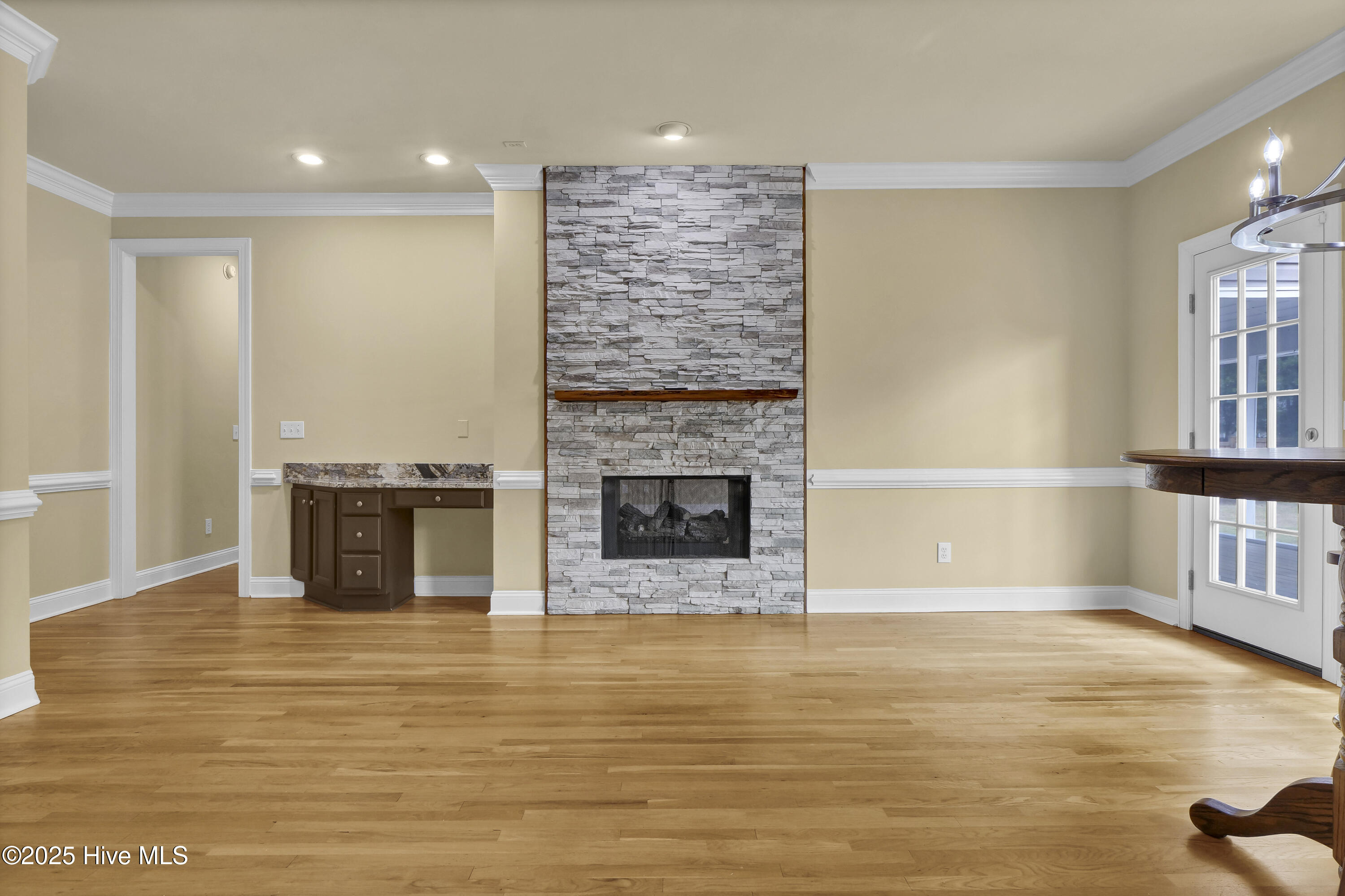 100543498 | Photo 15