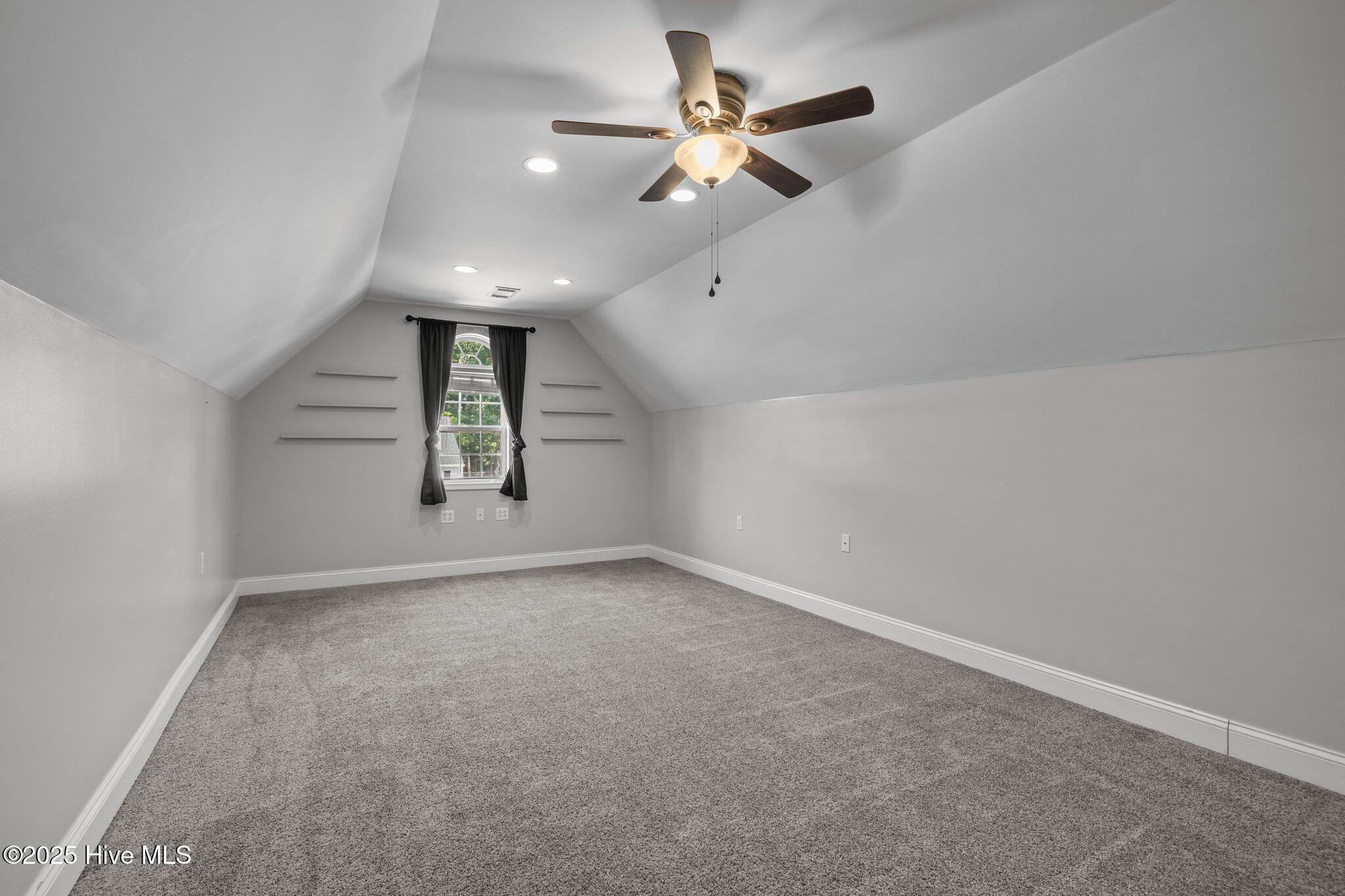 1199 Nine Foot Road,Newport