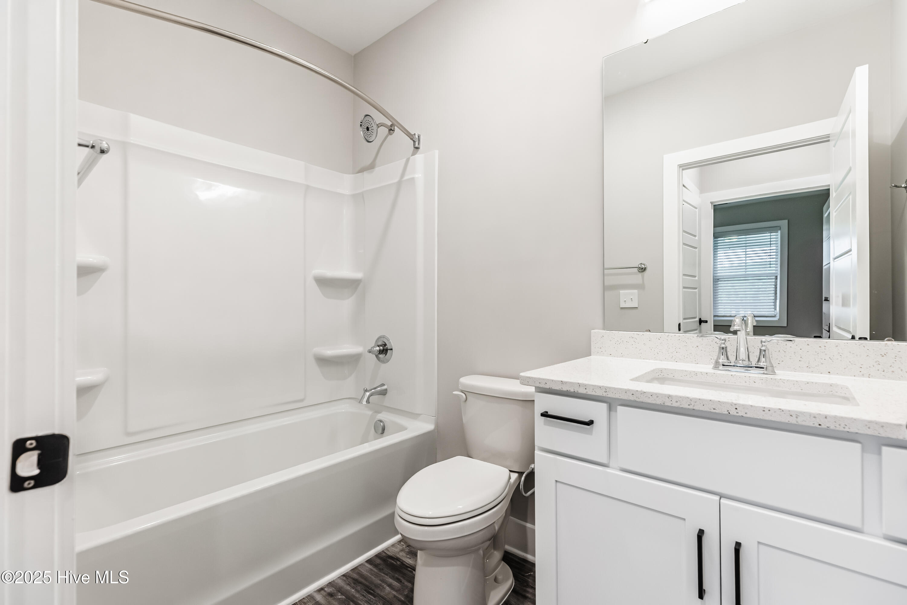 100529364 | Photo 29