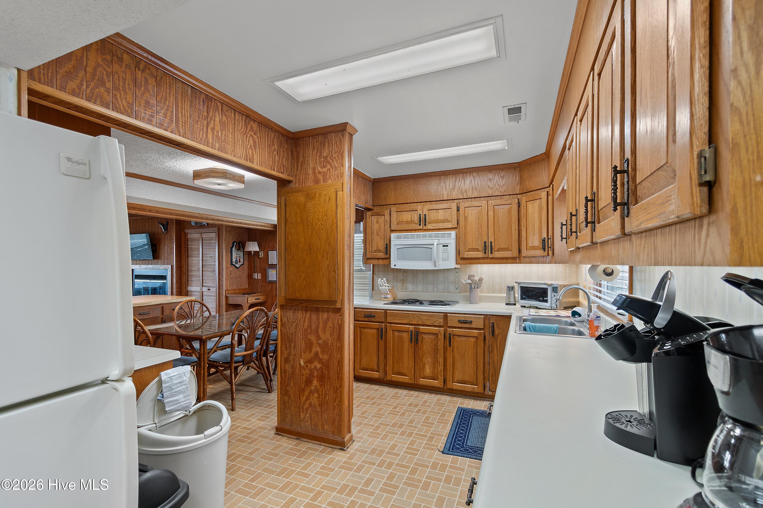 1099 Ocean Boulevard W, Holden Beach, NC, 28462