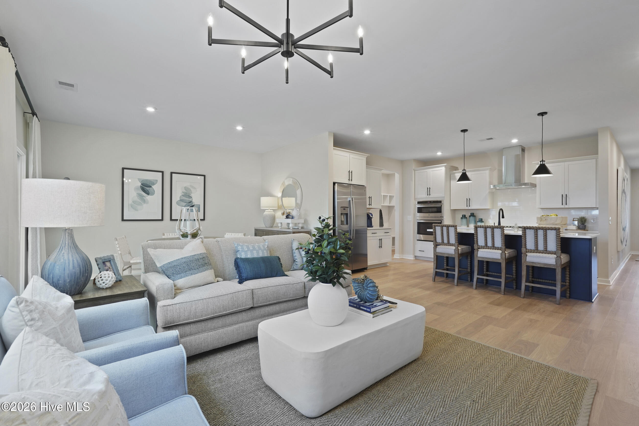 100549739 | Photo 10