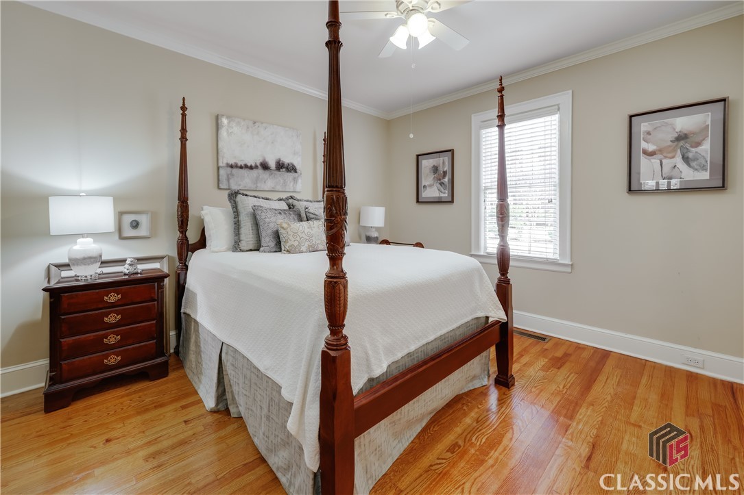 577 Cloverhurst Avenue W